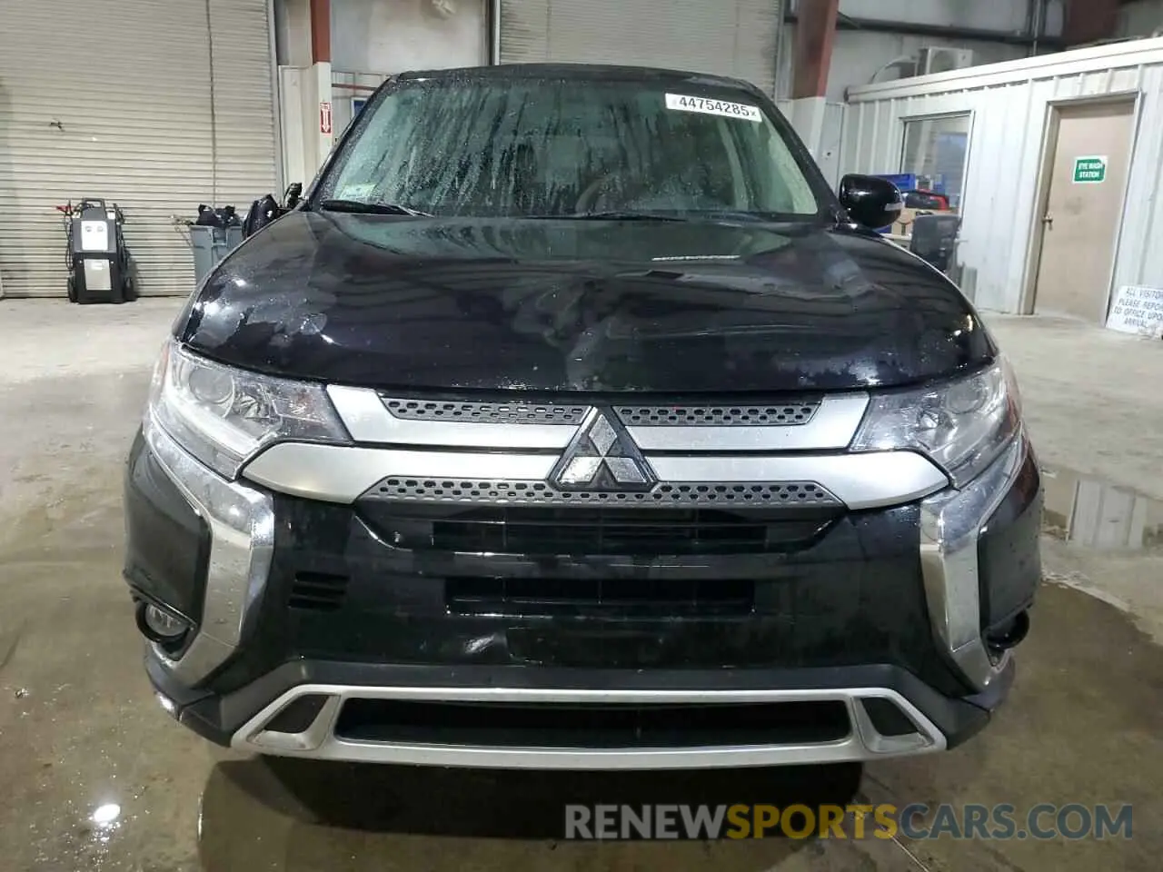 5 Photograph of a damaged car JA4AD3A32KZ052287 MITSUBISHI OUTLANDER 2019