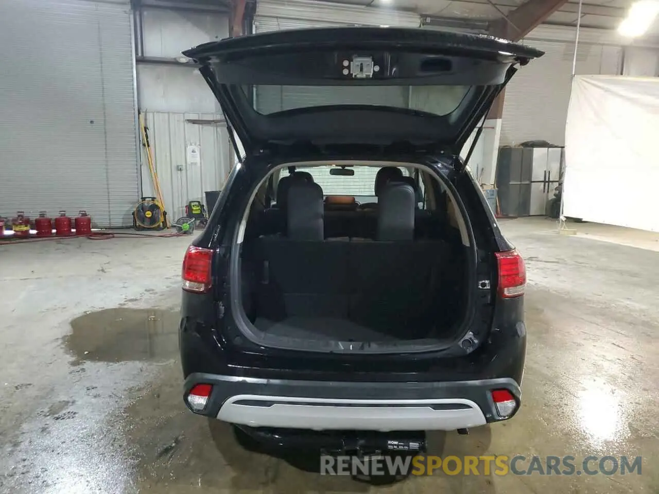6 Photograph of a damaged car JA4AD3A32KZ052287 MITSUBISHI OUTLANDER 2019