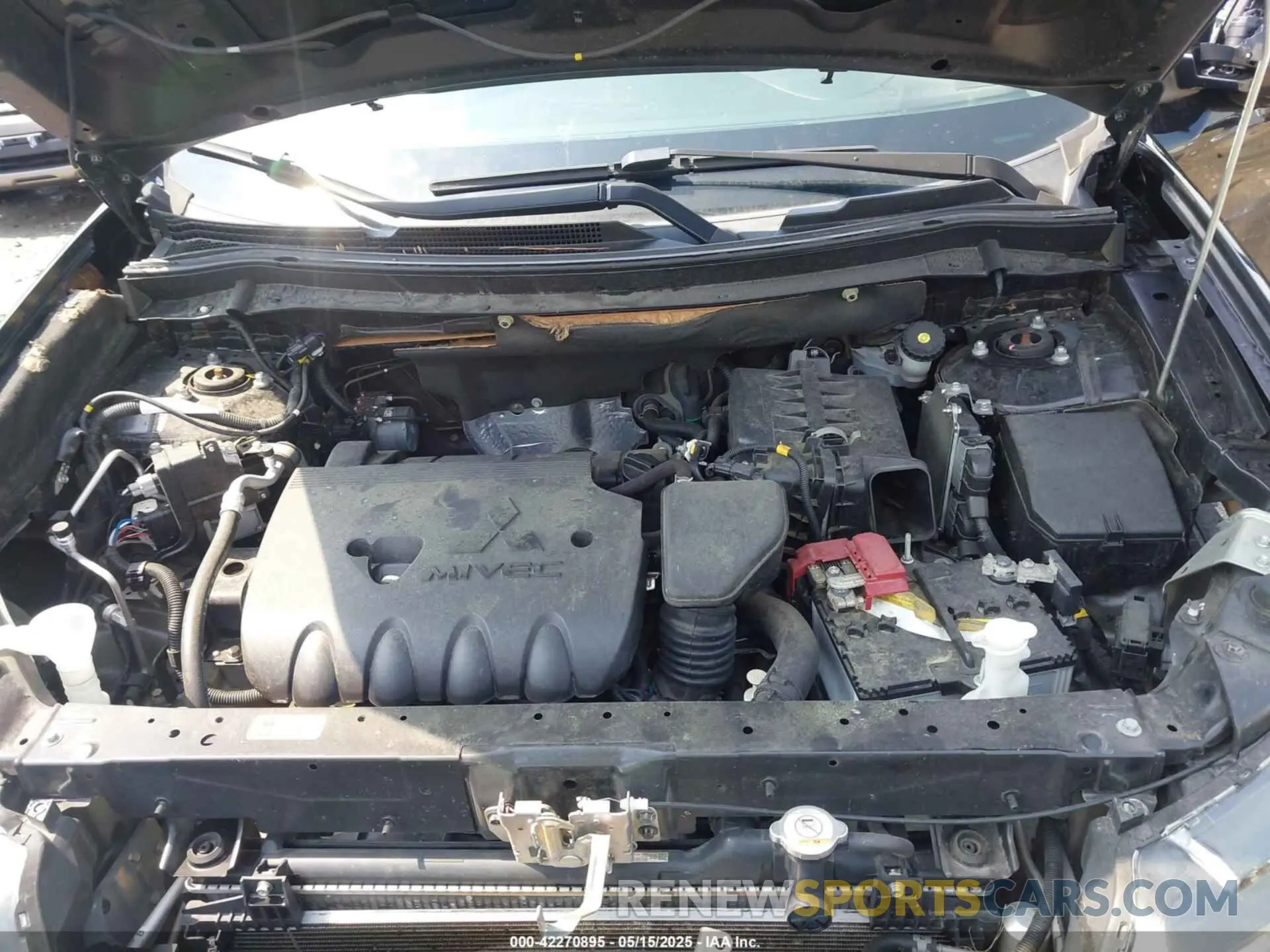 10 Photograph of a damaged car JA4AD3A33KZ005401 MITSUBISHI OUTLANDER 2019