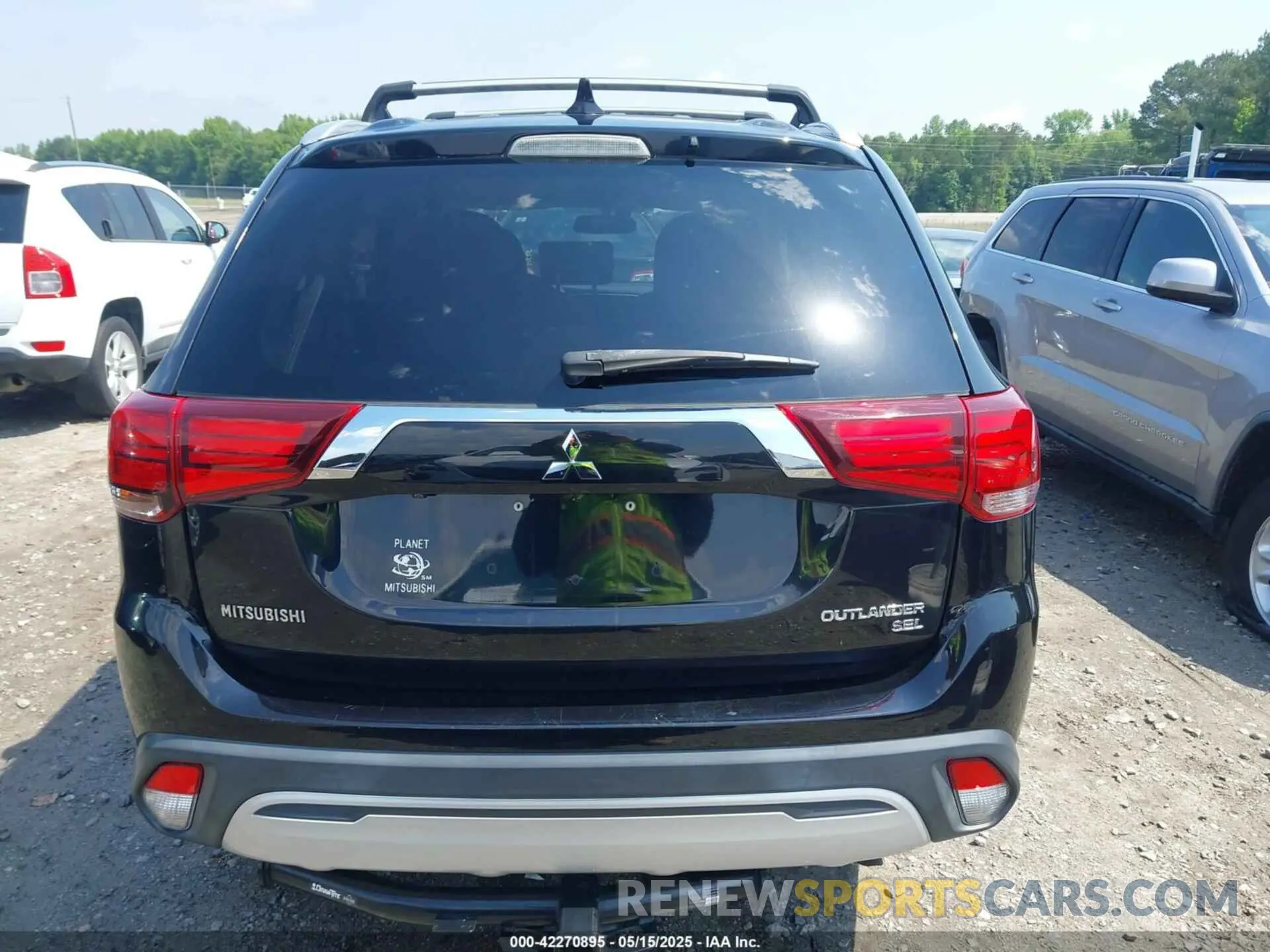 16 Photograph of a damaged car JA4AD3A33KZ005401 MITSUBISHI OUTLANDER 2019
