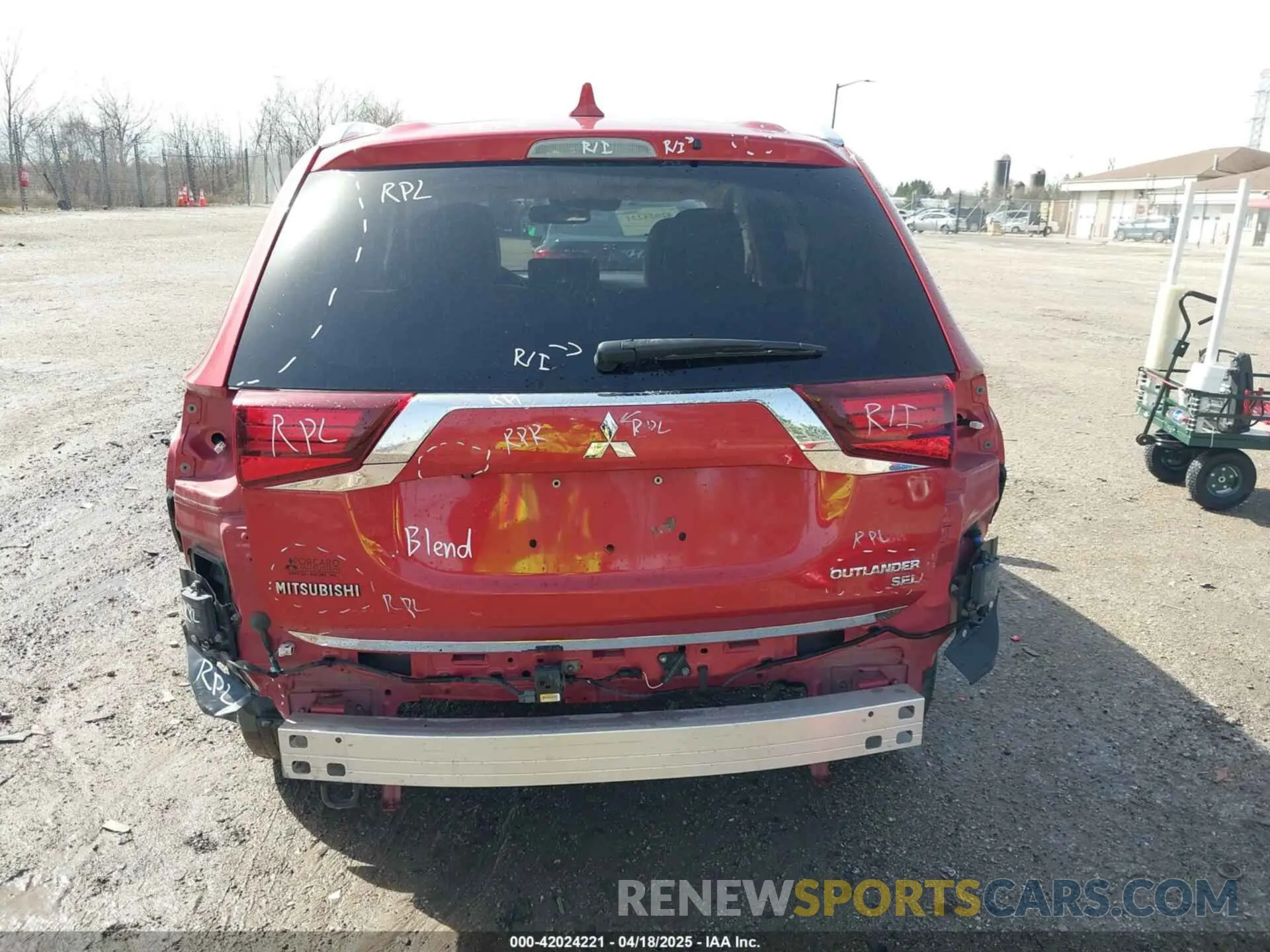 17 Photograph of a damaged car JA4AD3A33KZ007729 MITSUBISHI OUTLANDER 2019