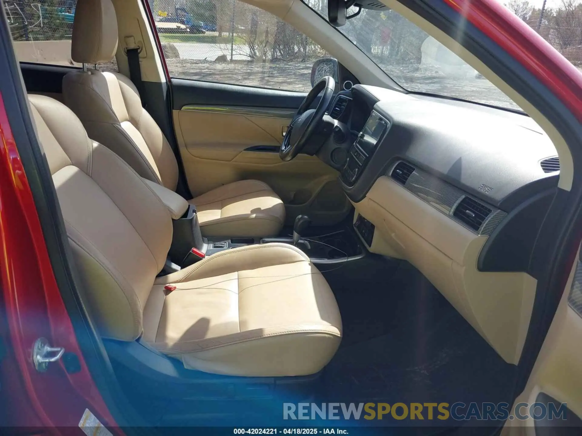 5 Photograph of a damaged car JA4AD3A33KZ007729 MITSUBISHI OUTLANDER 2019