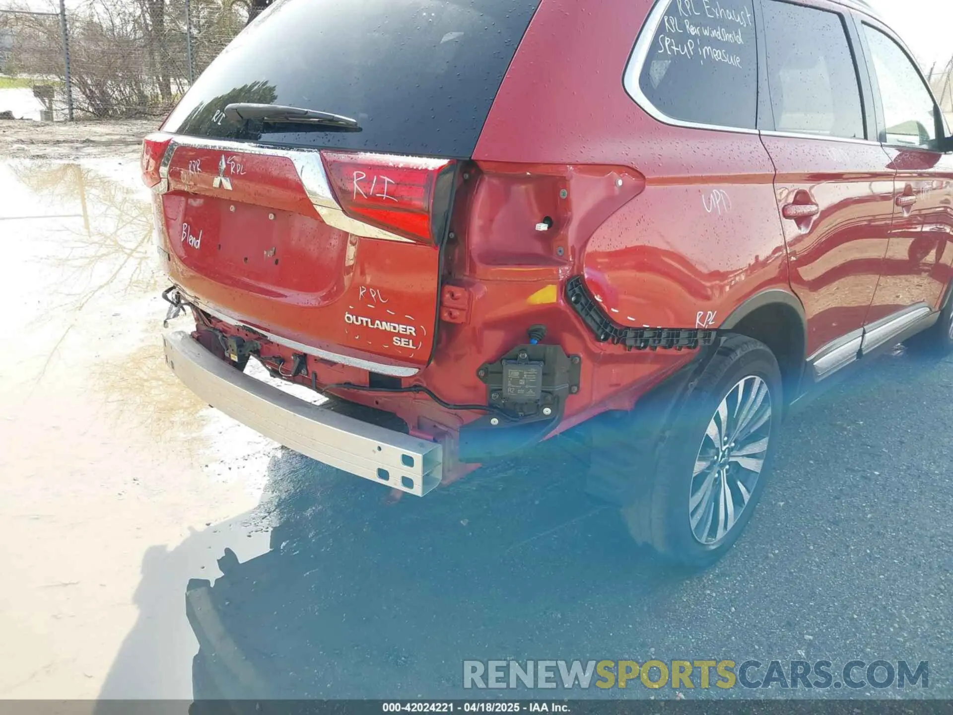 6 Photograph of a damaged car JA4AD3A33KZ007729 MITSUBISHI OUTLANDER 2019