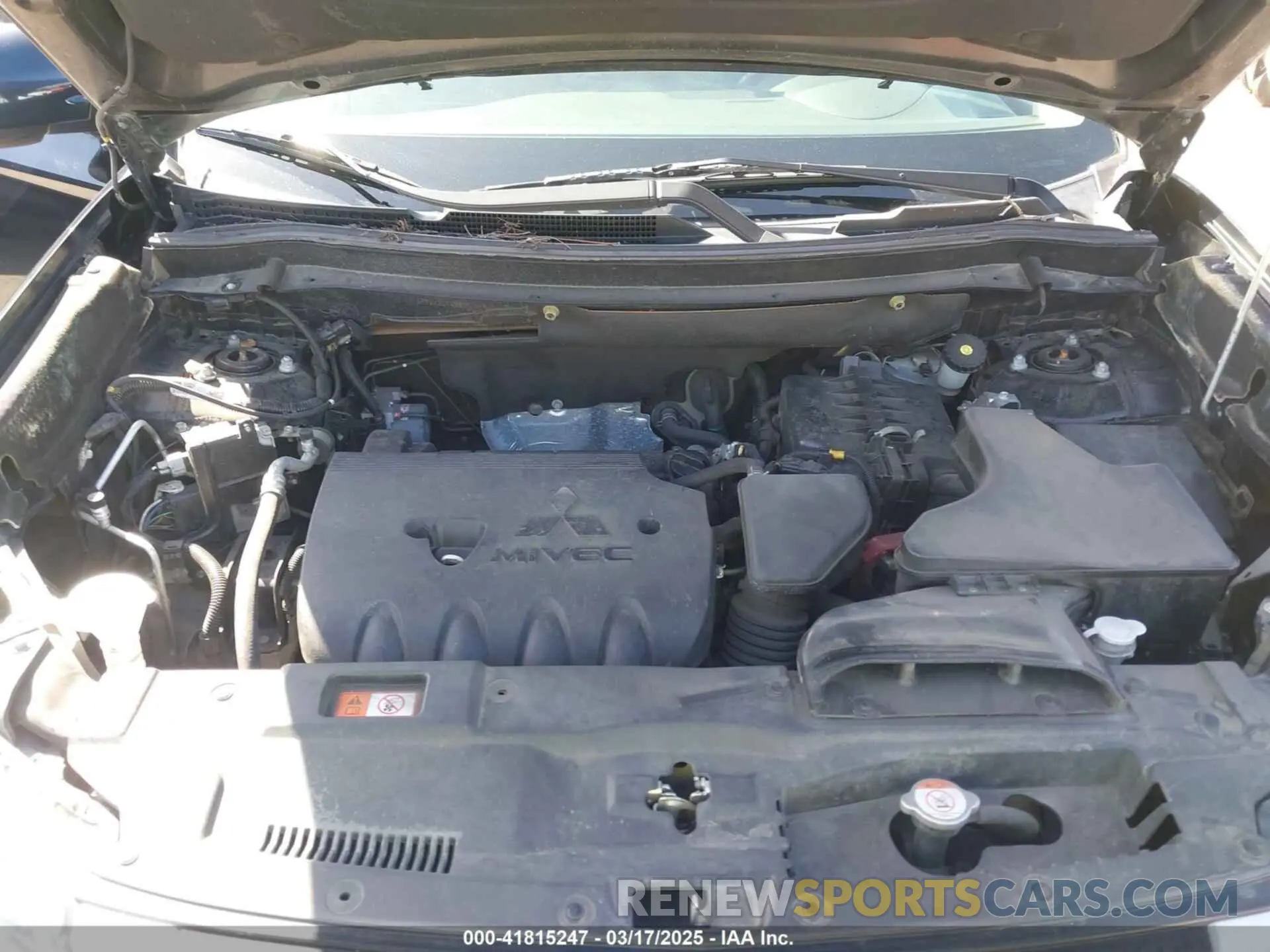 10 Photograph of a damaged car JA4AD3A33KZ014387 MITSUBISHI OUTLANDER 2019