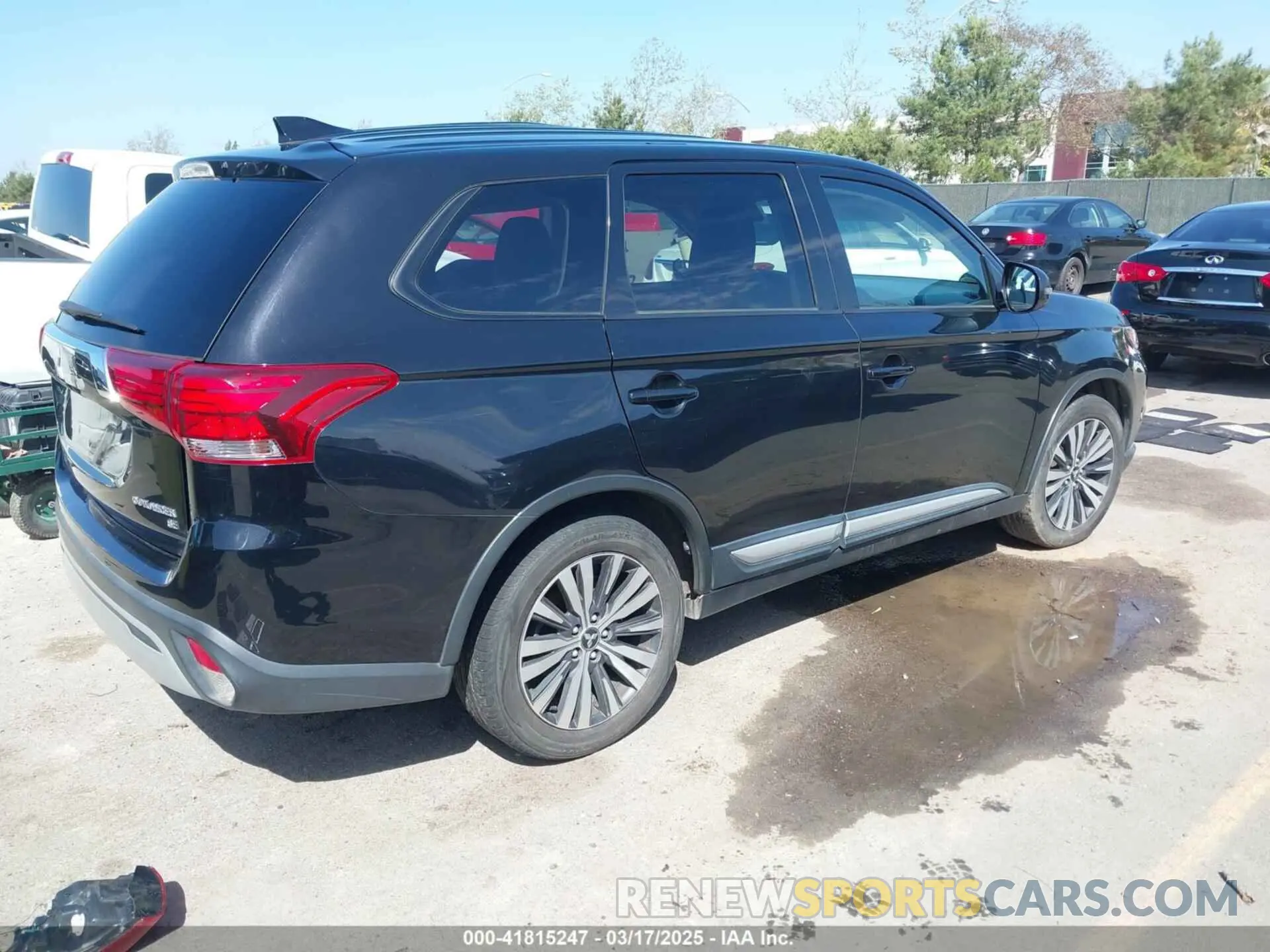 4 Photograph of a damaged car JA4AD3A33KZ014387 MITSUBISHI OUTLANDER 2019