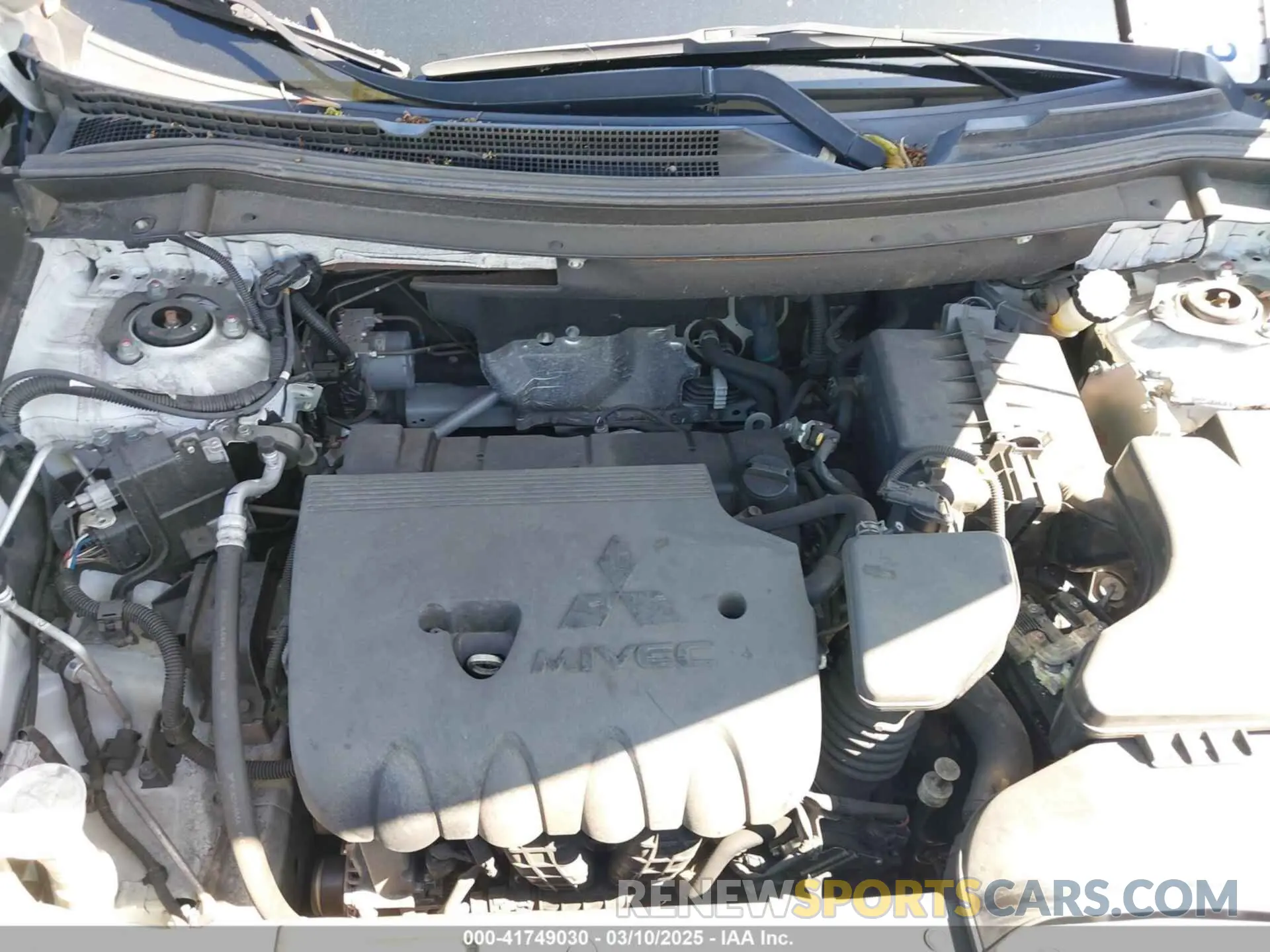10 Photograph of a damaged car JA4AD3A33KZ030220 MITSUBISHI OUTLANDER 2019