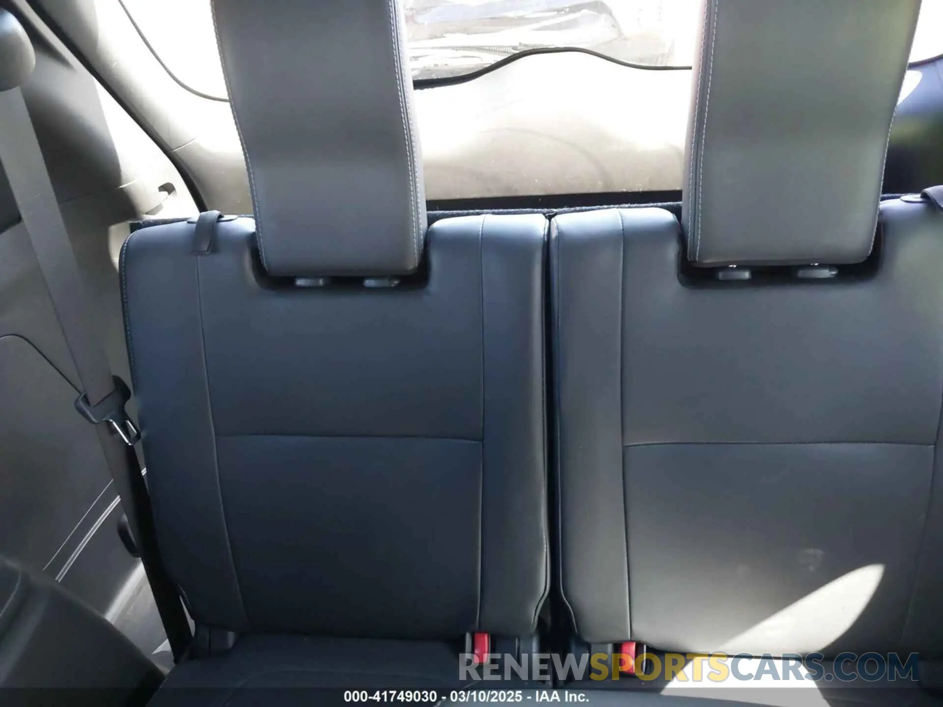 17 Photograph of a damaged car JA4AD3A33KZ030220 MITSUBISHI OUTLANDER 2019