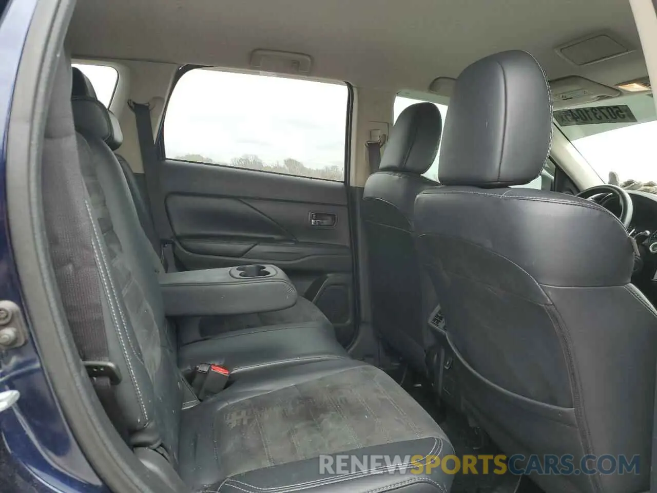 11 Photograph of a damaged car JA4AD3A33KZ031853 MITSUBISHI OUTLANDER 2019