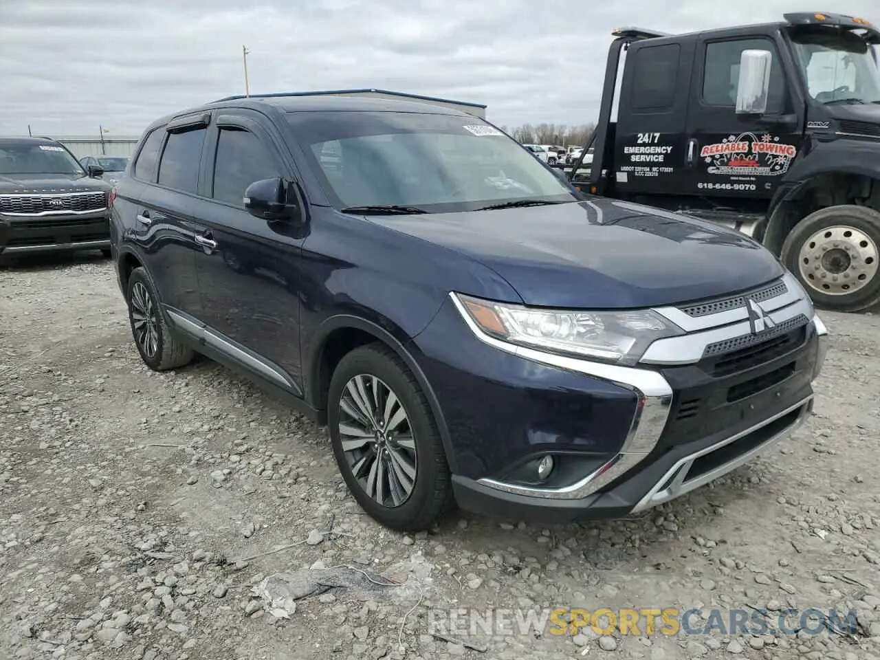 4 Photograph of a damaged car JA4AD3A33KZ031853 MITSUBISHI OUTLANDER 2019