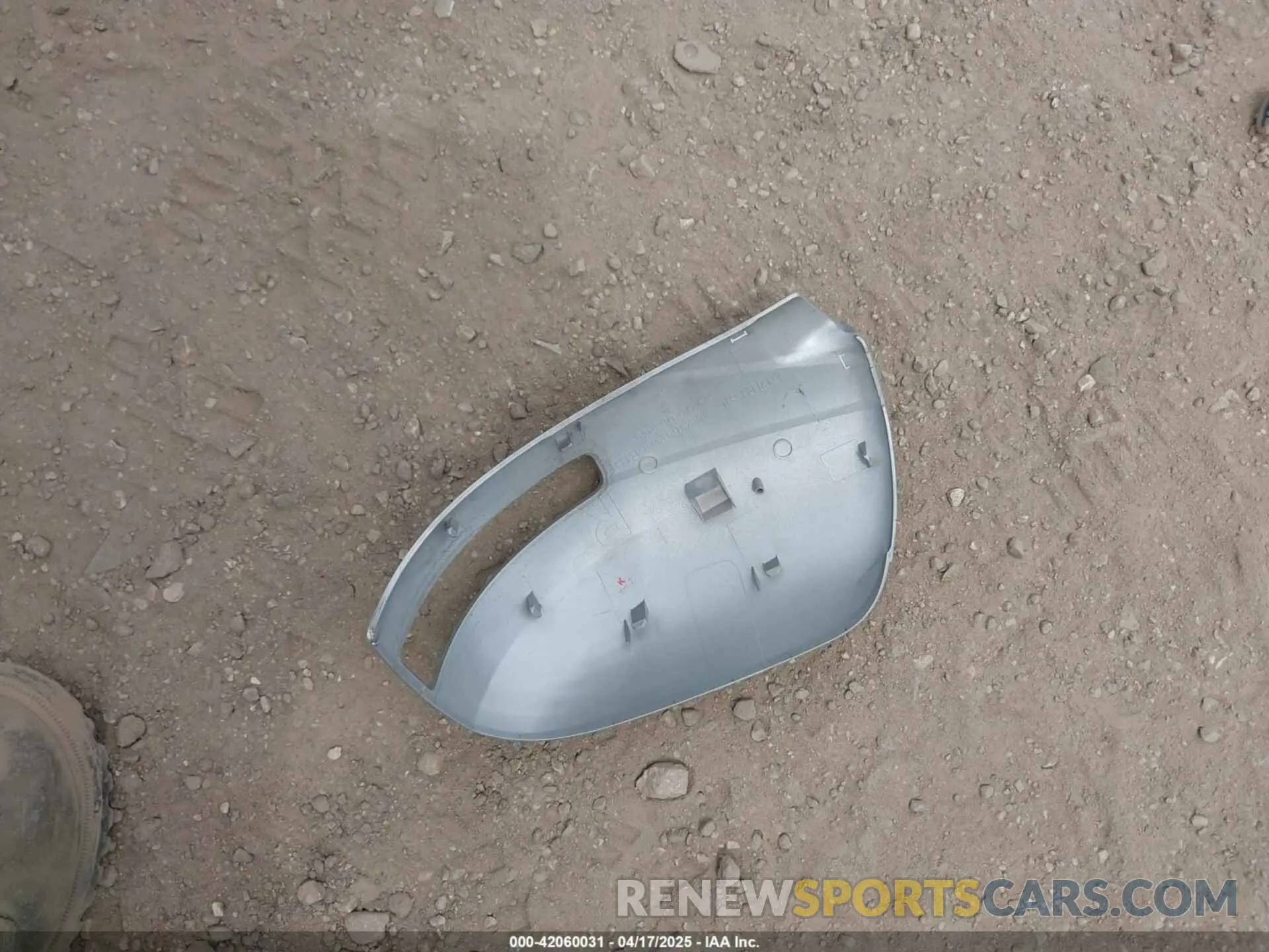 12 Photograph of a damaged car JA4AD3A34KZ015340 MITSUBISHI OUTLANDER 2019
