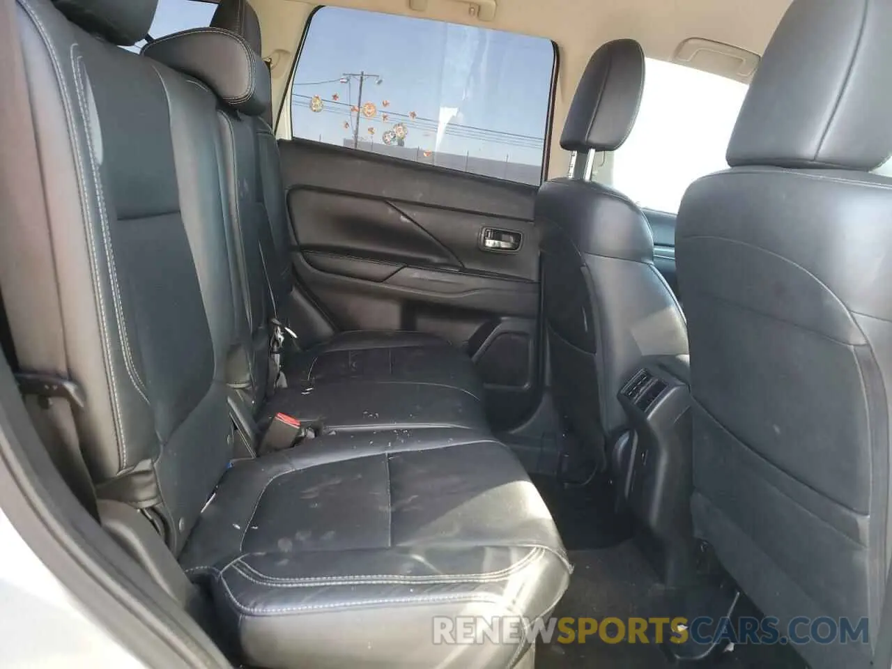 11 Photograph of a damaged car JA4AD3A35KZ012172 MITSUBISHI OUTLANDER 2019