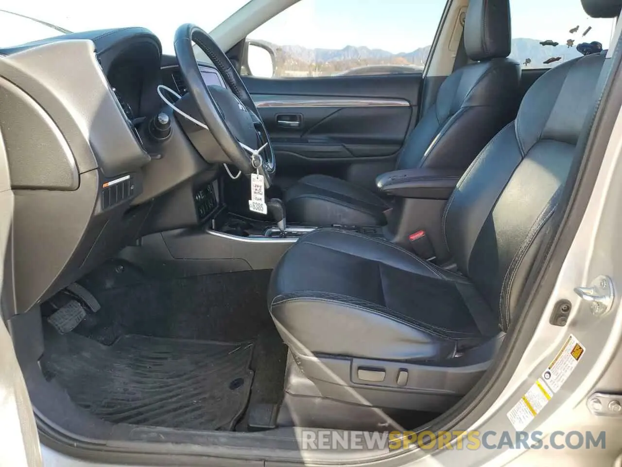 7 Photograph of a damaged car JA4AD3A35KZ012172 MITSUBISHI OUTLANDER 2019