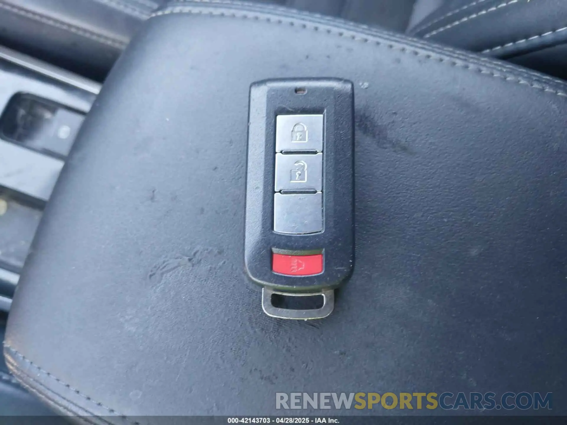 11 Photograph of a damaged car JA4AD3A35KZ025472 MITSUBISHI OUTLANDER 2019