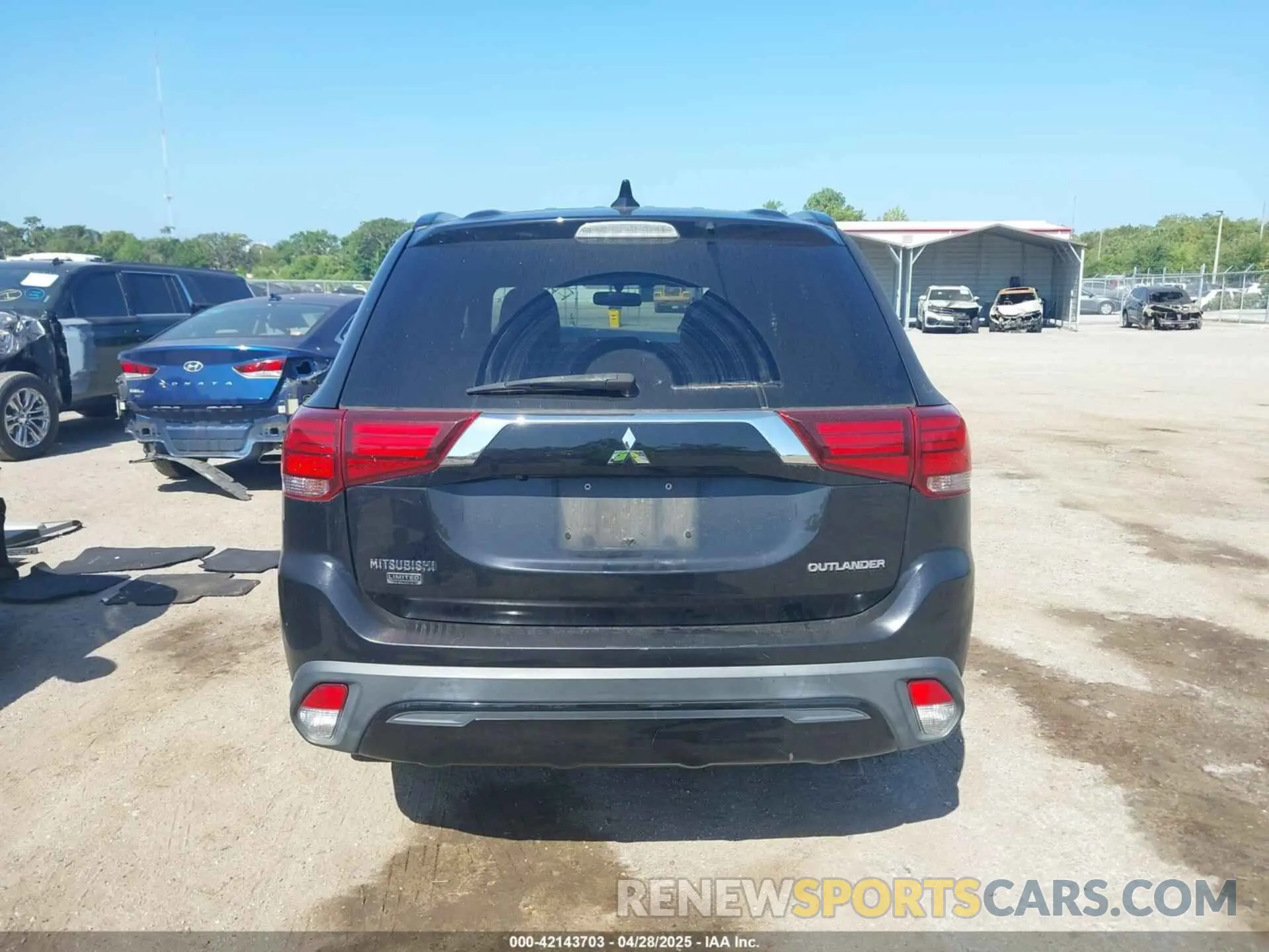 16 Photograph of a damaged car JA4AD3A35KZ025472 MITSUBISHI OUTLANDER 2019