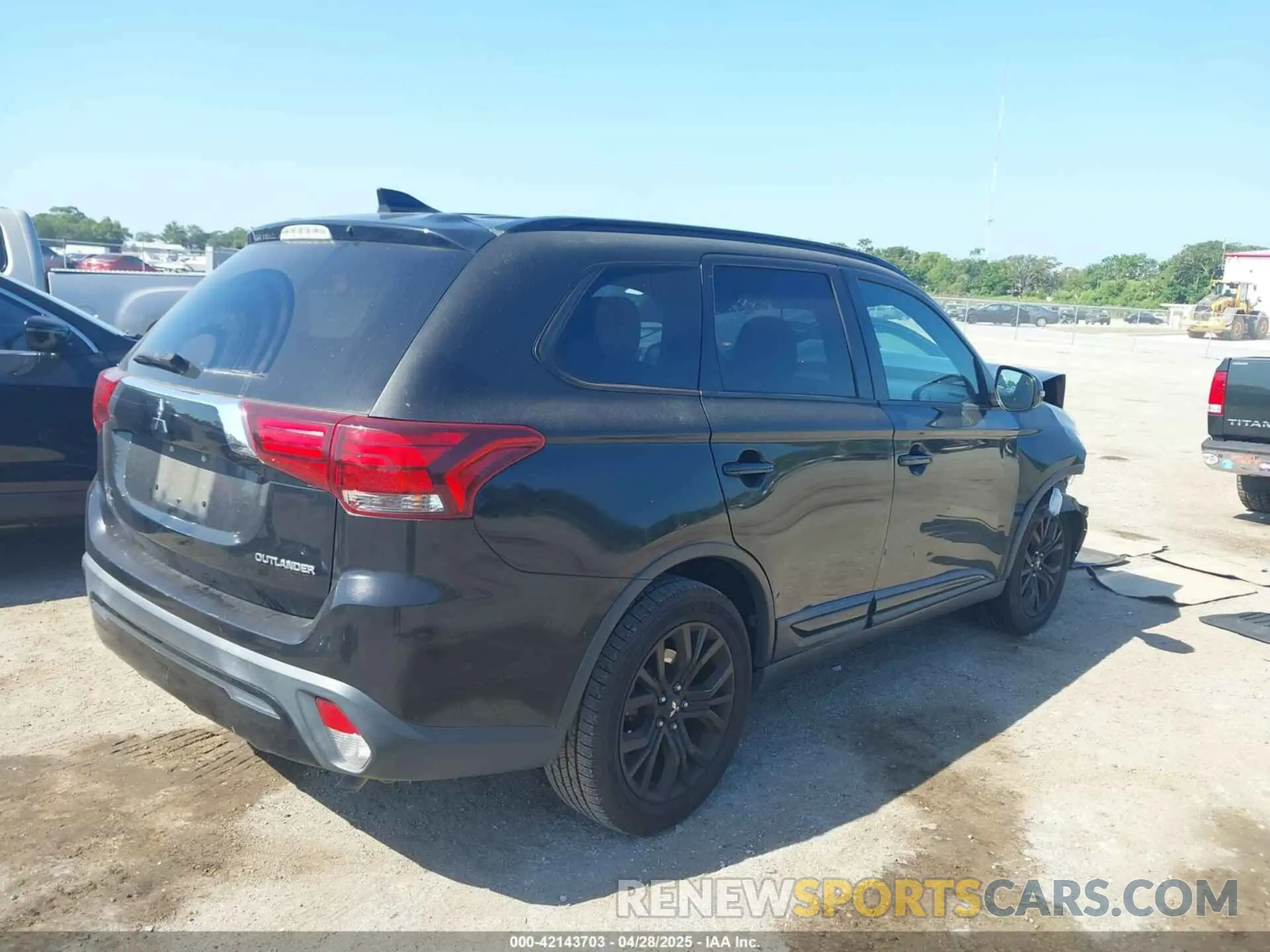 4 Photograph of a damaged car JA4AD3A35KZ025472 MITSUBISHI OUTLANDER 2019