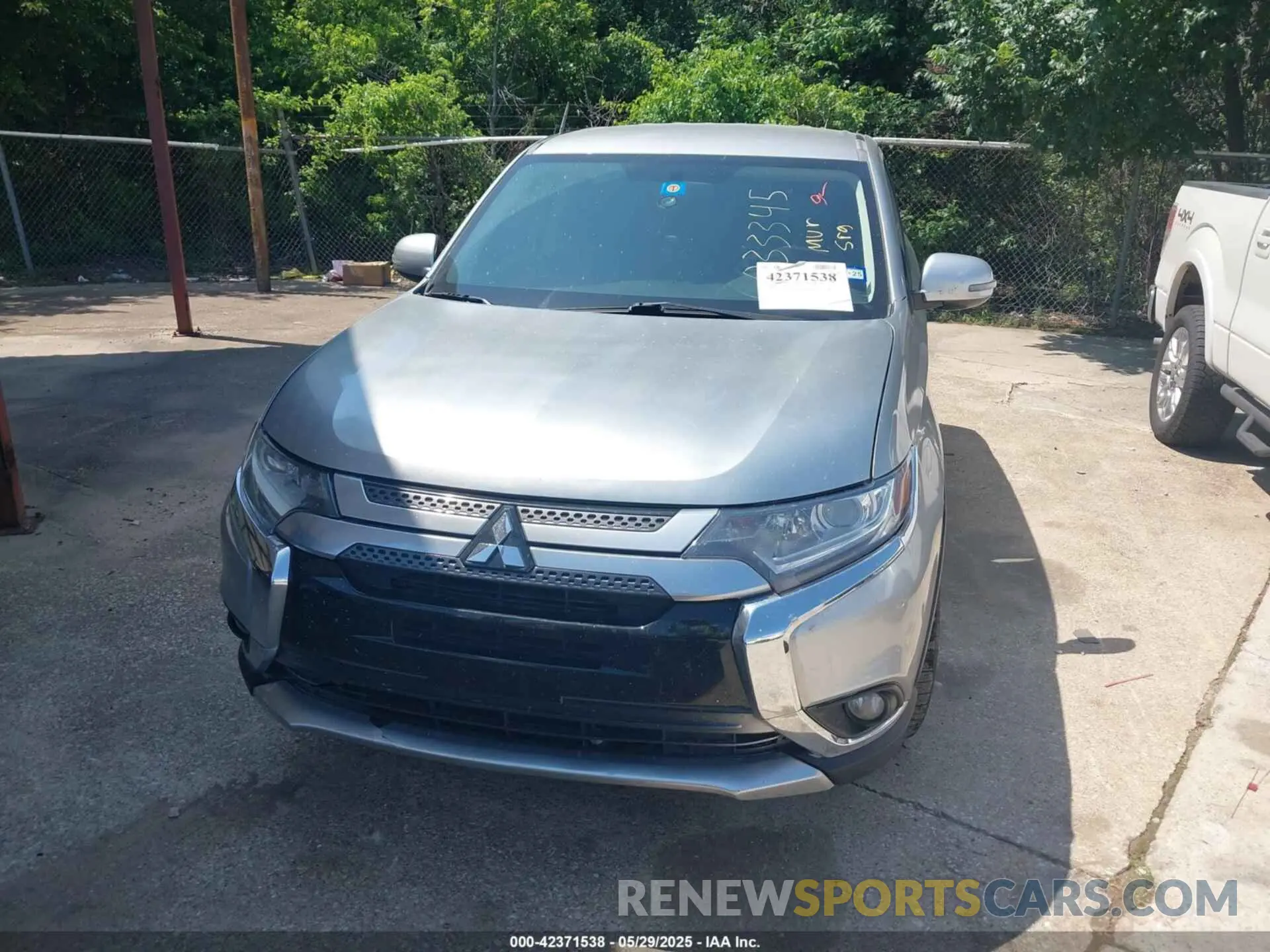 12 Photograph of a damaged car JA4AD3A35KZ033345 MITSUBISHI OUTLANDER 2019