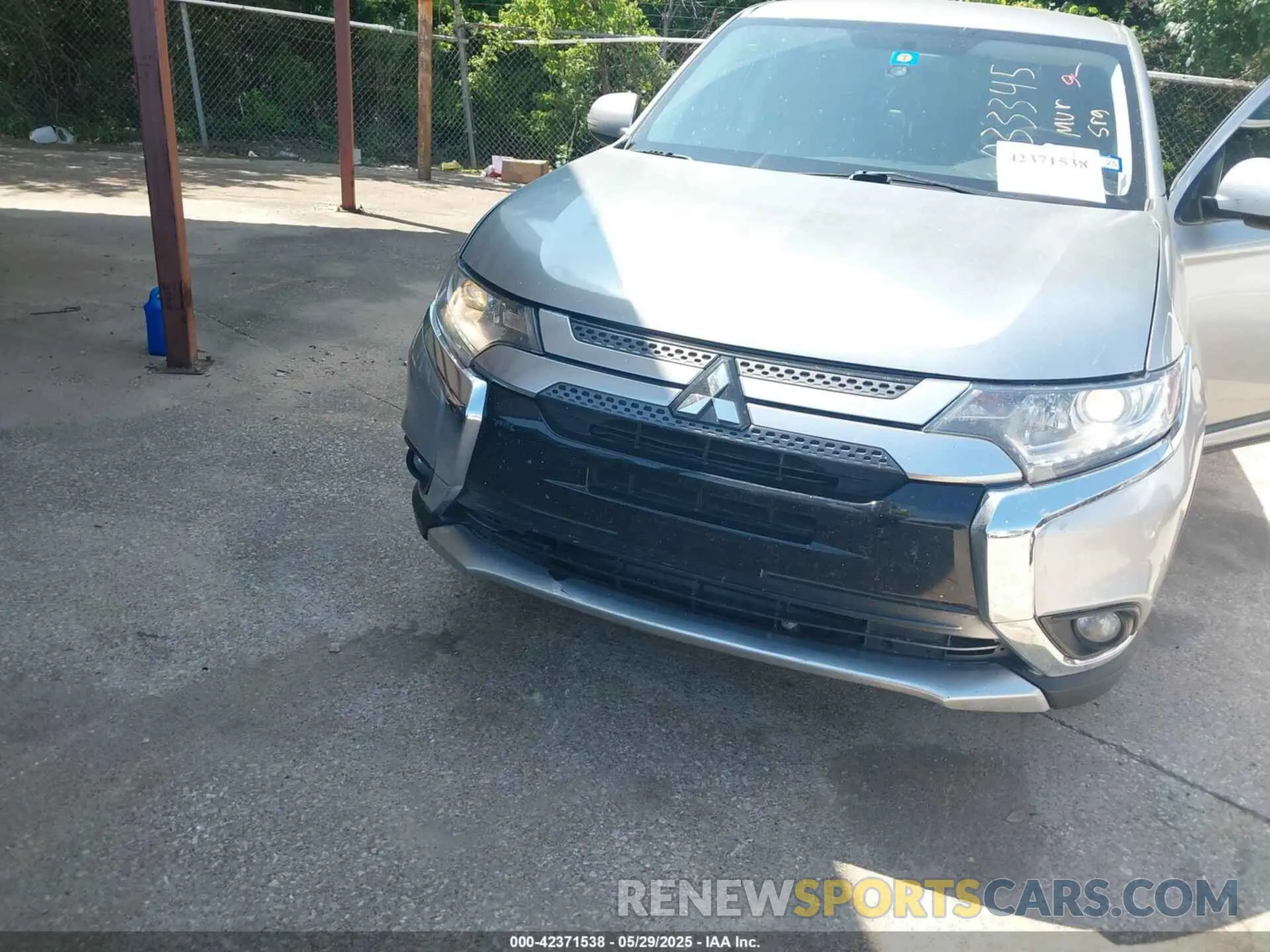 6 Photograph of a damaged car JA4AD3A35KZ033345 MITSUBISHI OUTLANDER 2019