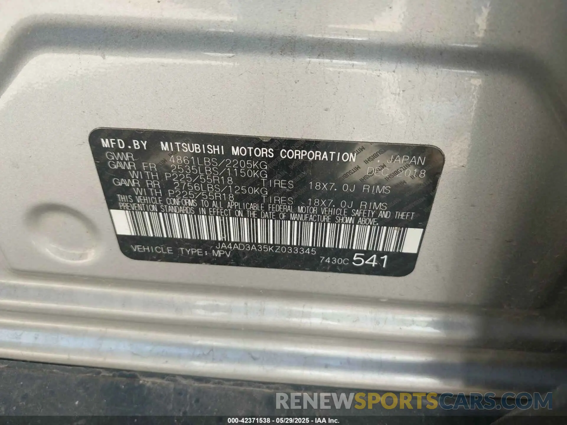 9 Photograph of a damaged car JA4AD3A35KZ033345 MITSUBISHI OUTLANDER 2019