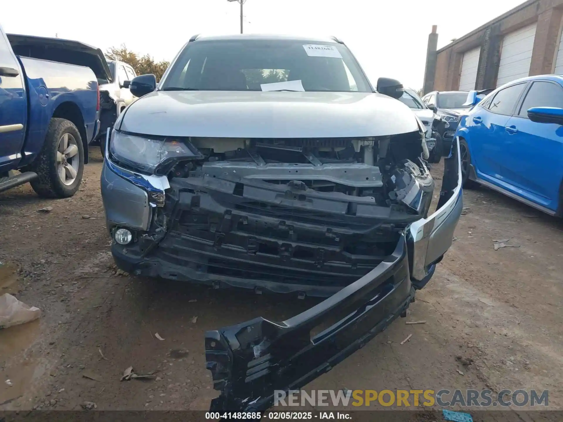 12 Photograph of a damaged car JA4AD3A35KZ038416 MITSUBISHI OUTLANDER 2019