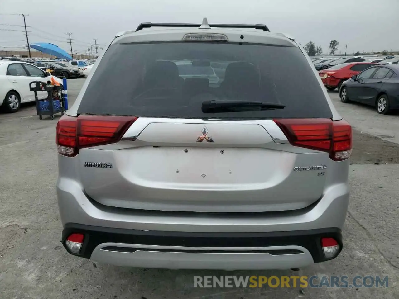 6 Photograph of a damaged car JA4AD3A35KZ043079 MITSUBISHI OUTLANDER 2019