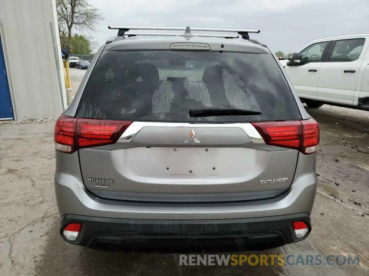 6 Photograph of a damaged car JA4AD3A35KZ049688 MITSUBISHI OUTLANDER 2019