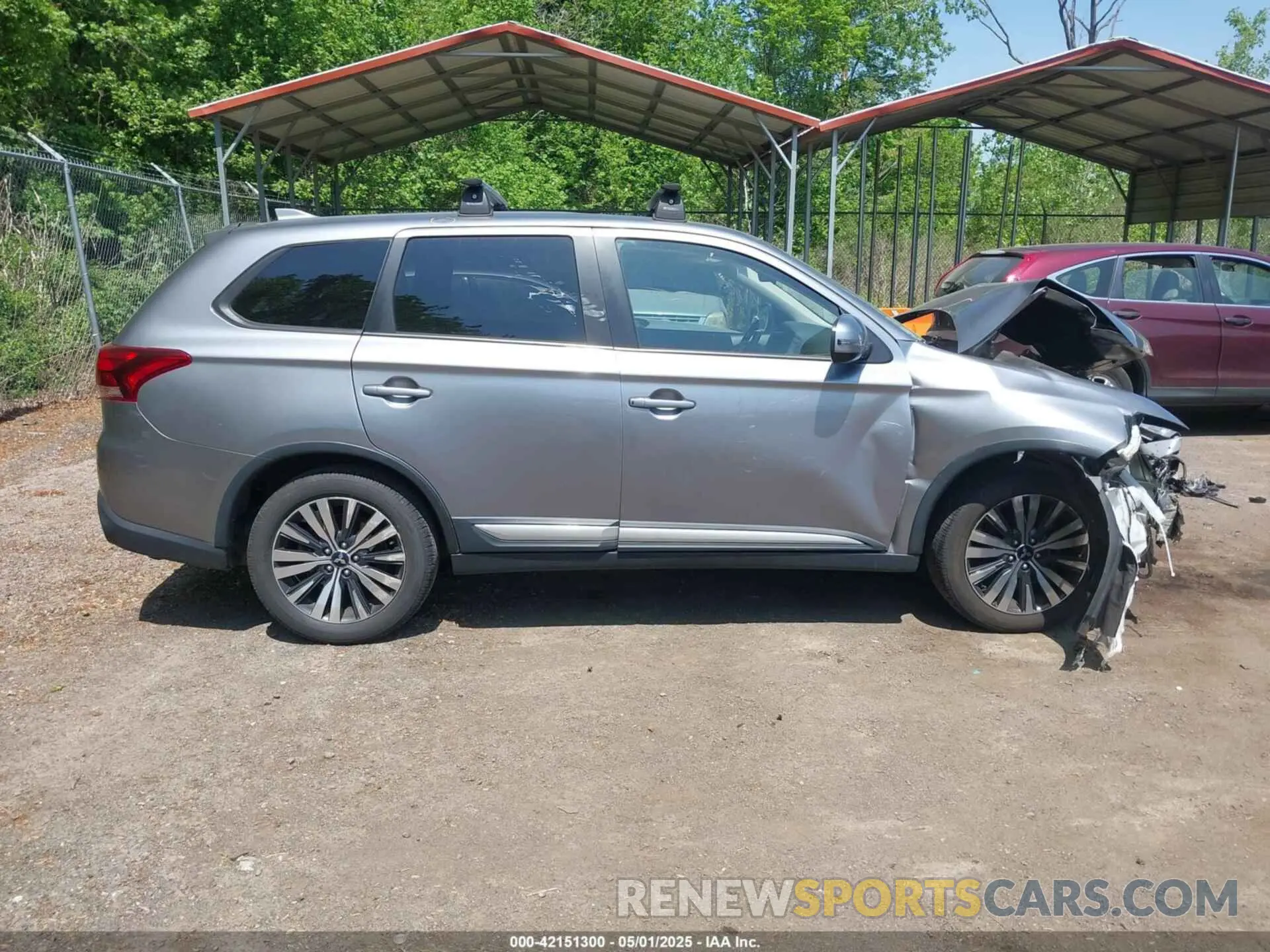 13 Photograph of a damaged car JA4AD3A35KZ051733 MITSUBISHI OUTLANDER 2019