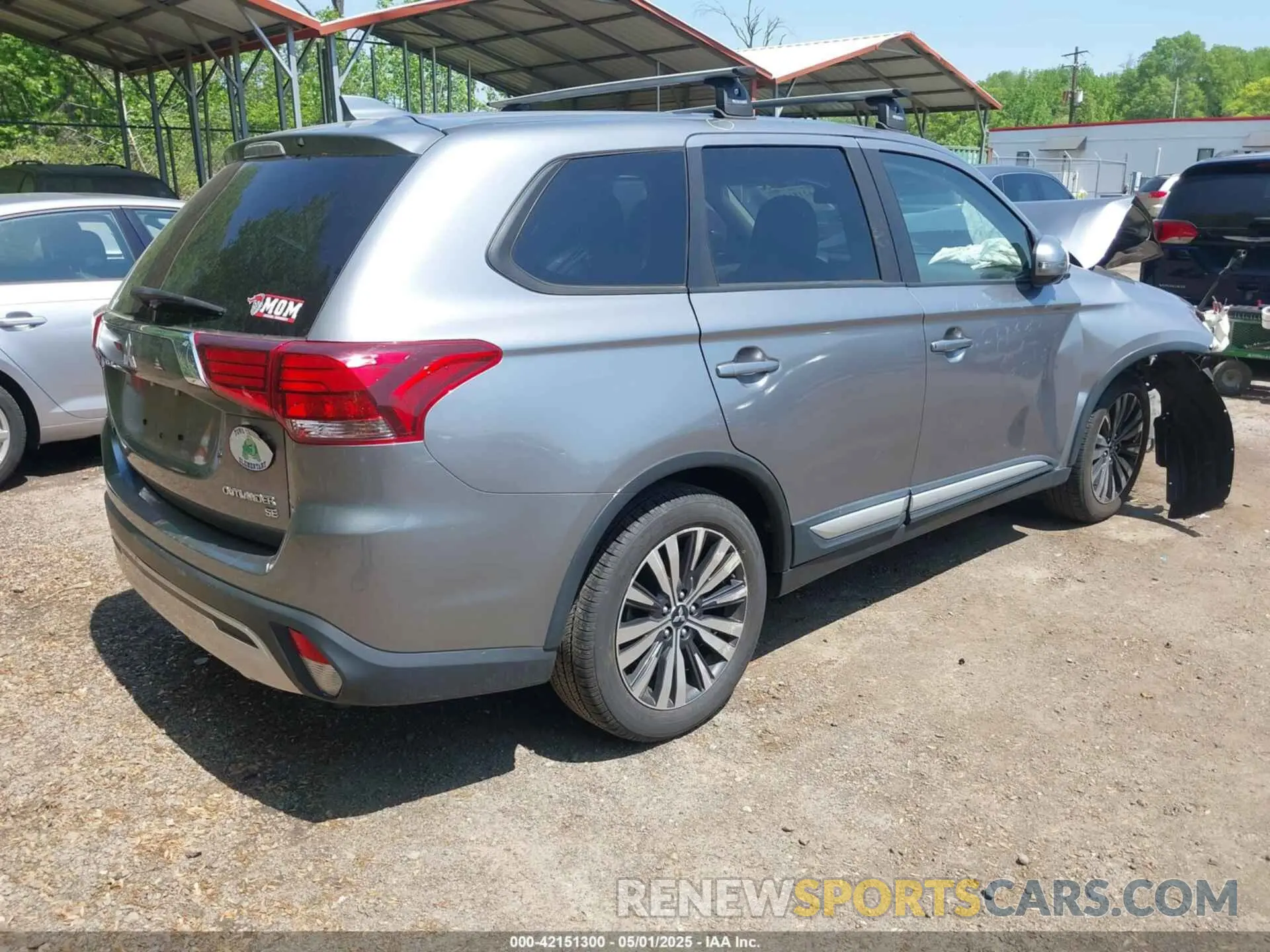 4 Photograph of a damaged car JA4AD3A35KZ051733 MITSUBISHI OUTLANDER 2019