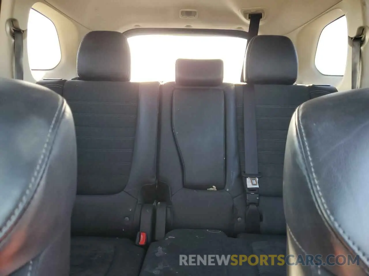 10 Photograph of a damaged car JA4AD3A35KZ052770 MITSUBISHI OUTLANDER 2019