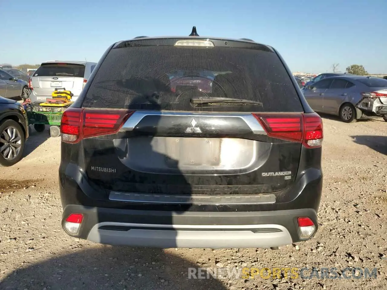6 Photograph of a damaged car JA4AD3A35KZ052770 MITSUBISHI OUTLANDER 2019