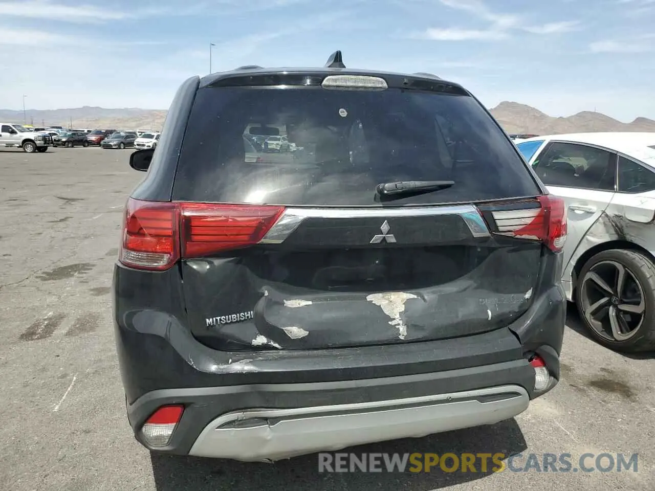 6 Photograph of a damaged car JA4AD3A36KZ035699 MITSUBISHI OUTLANDER 2019