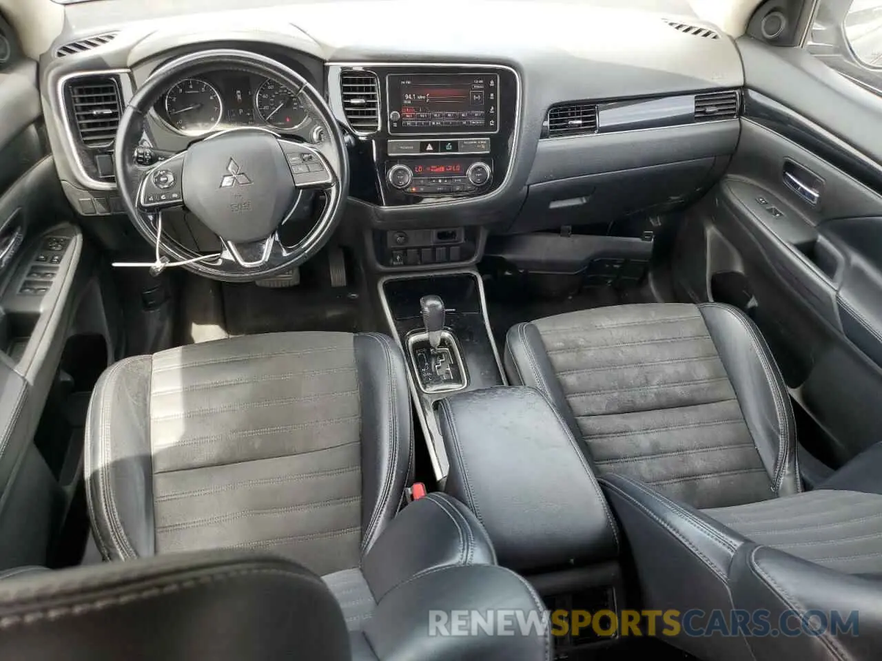 8 Photograph of a damaged car JA4AD3A36KZ035699 MITSUBISHI OUTLANDER 2019