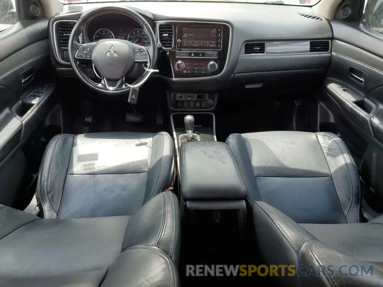 8 Photograph of a damaged car JA4AD3A36KZ038697 MITSUBISHI OUTLANDER 2019