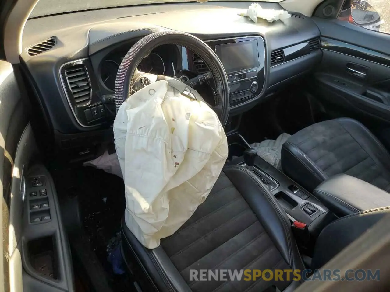 8 Photograph of a damaged car JA4AD3A36KZ042734 MITSUBISHI OUTLANDER 2019