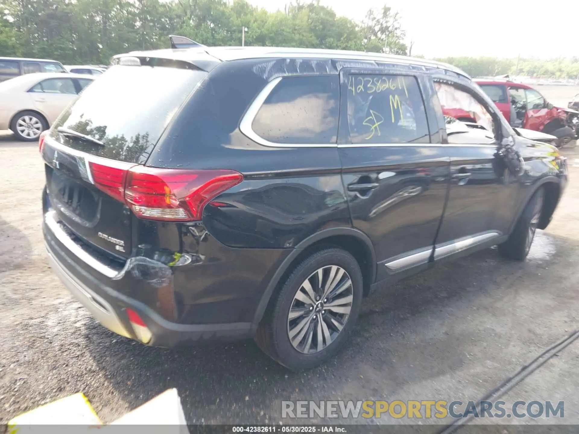 4 Photograph of a damaged car JA4AD3A36KZ049988 MITSUBISHI OUTLANDER 2019