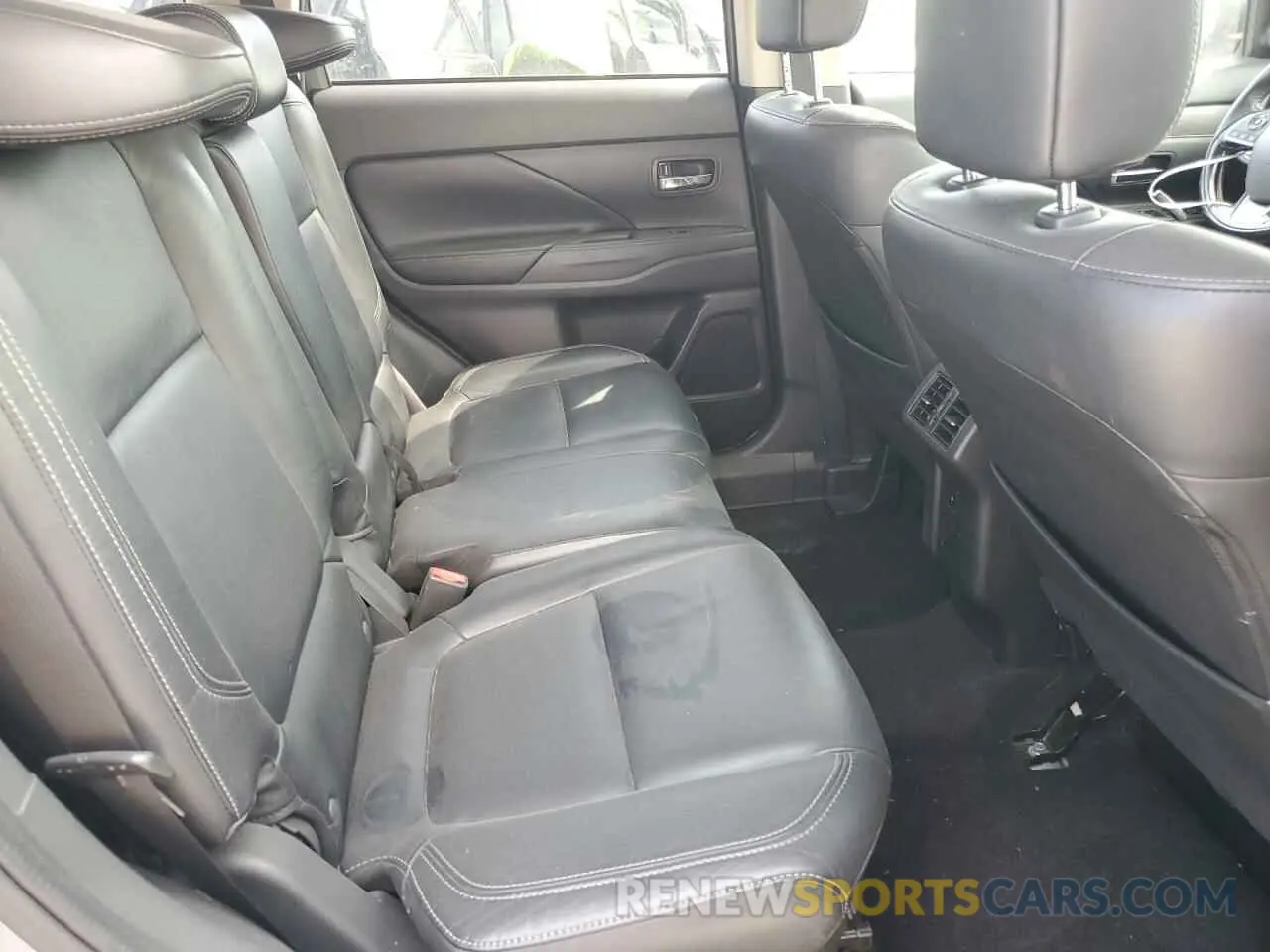 11 Photograph of a damaged car JA4AD3A37KZ005224 MITSUBISHI OUTLANDER 2019
