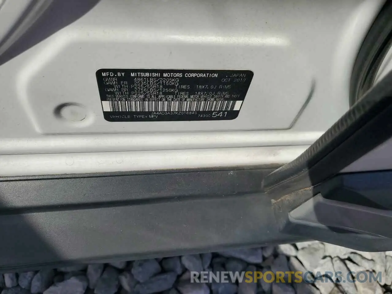 13 Photograph of a damaged car JA4AD3A37KZ016840 MITSUBISHI OUTLANDER 2019