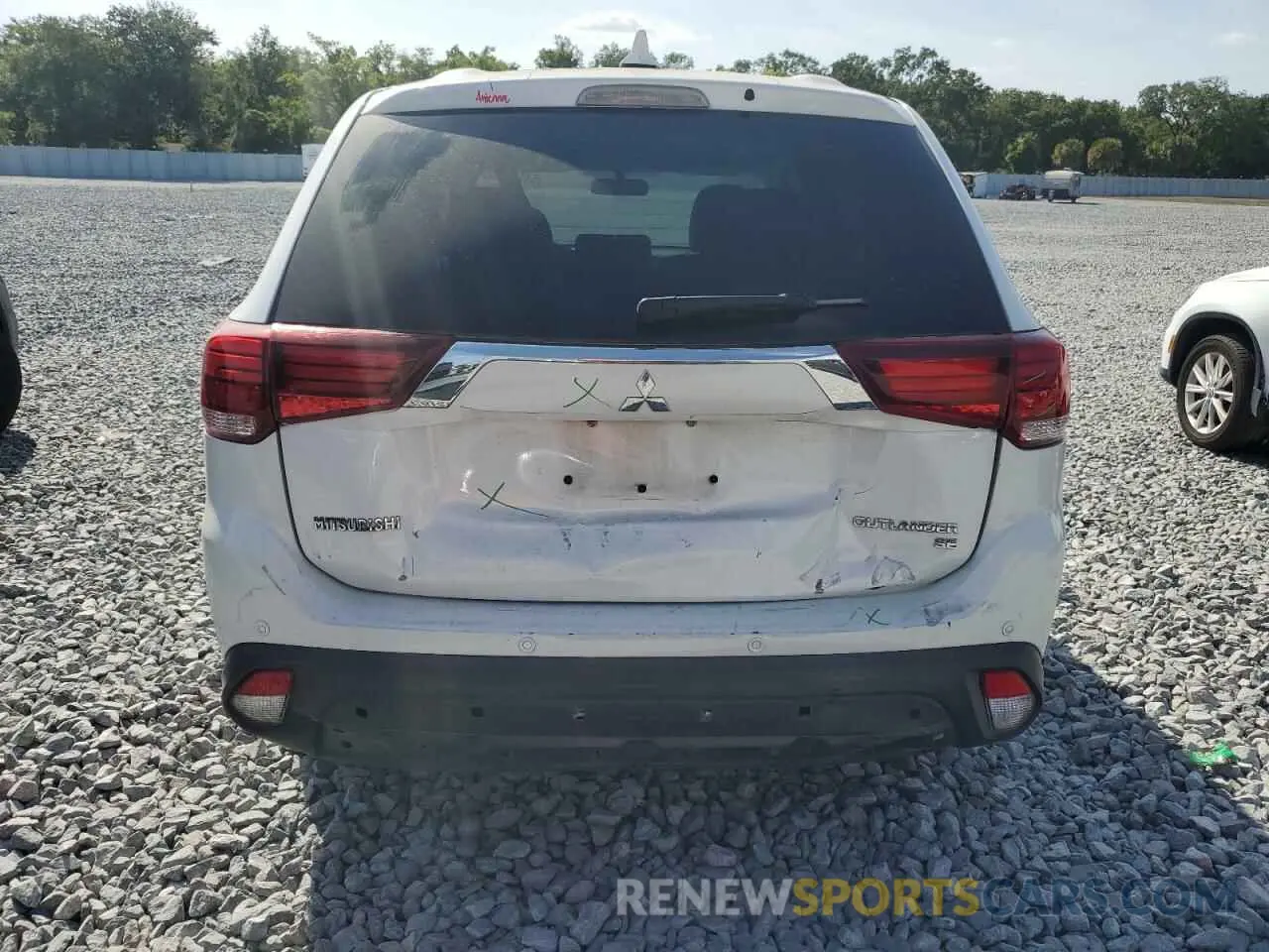 6 Photograph of a damaged car JA4AD3A37KZ016840 MITSUBISHI OUTLANDER 2019