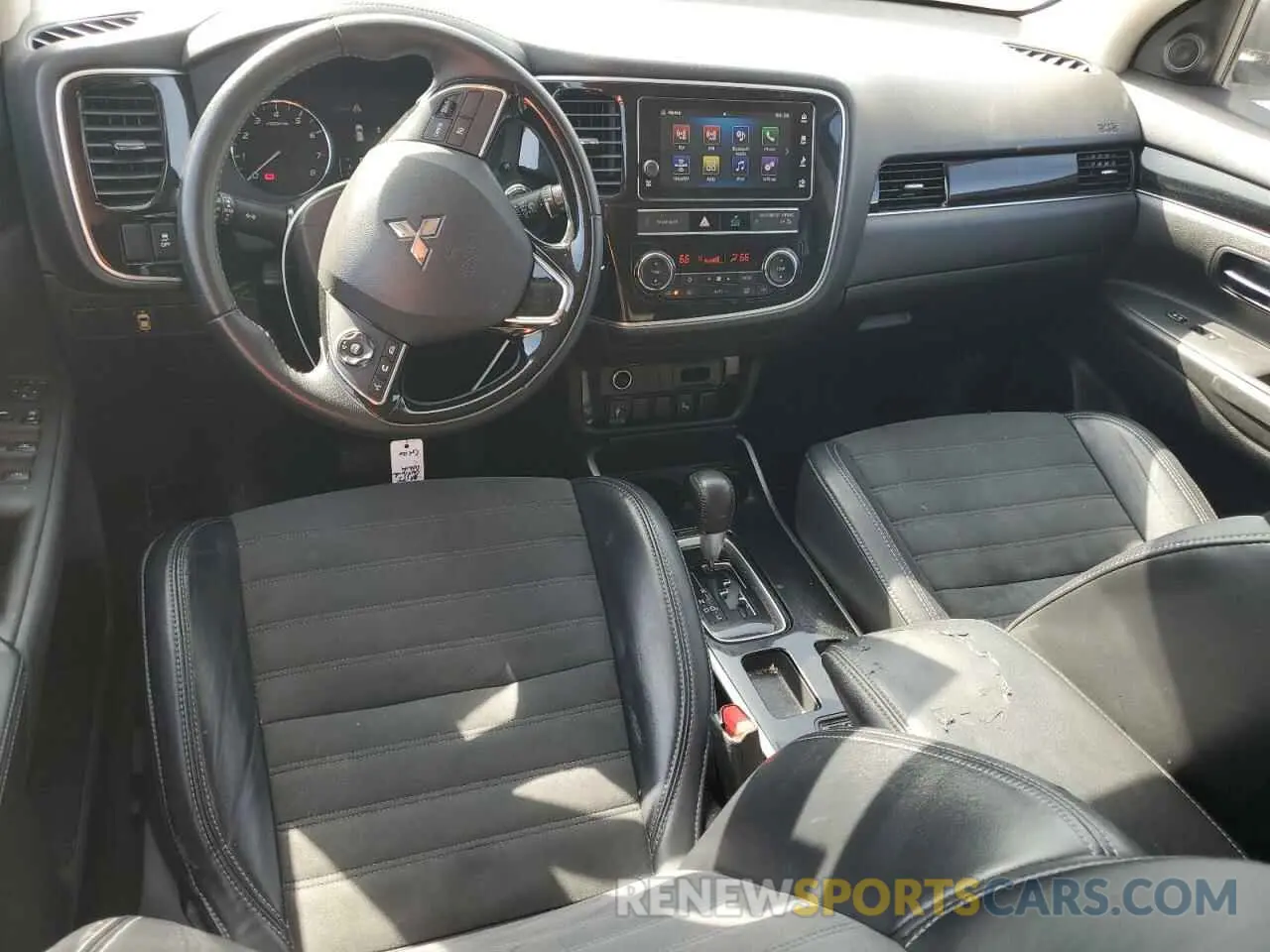 8 Photograph of a damaged car JA4AD3A37KZ016840 MITSUBISHI OUTLANDER 2019