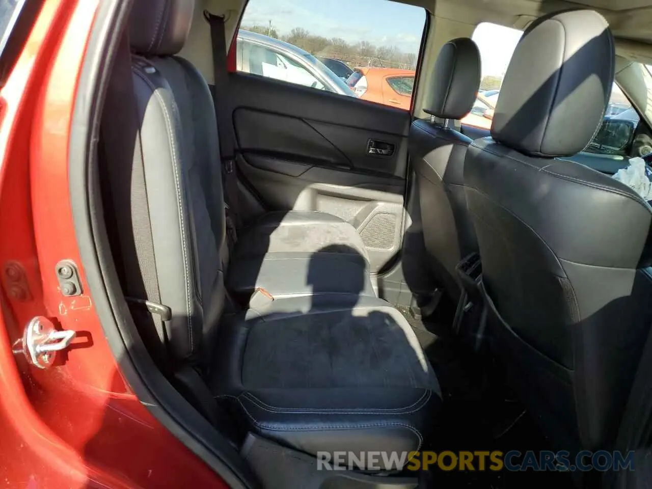 11 Photograph of a damaged car JA4AD3A37KZ017714 MITSUBISHI OUTLANDER 2019