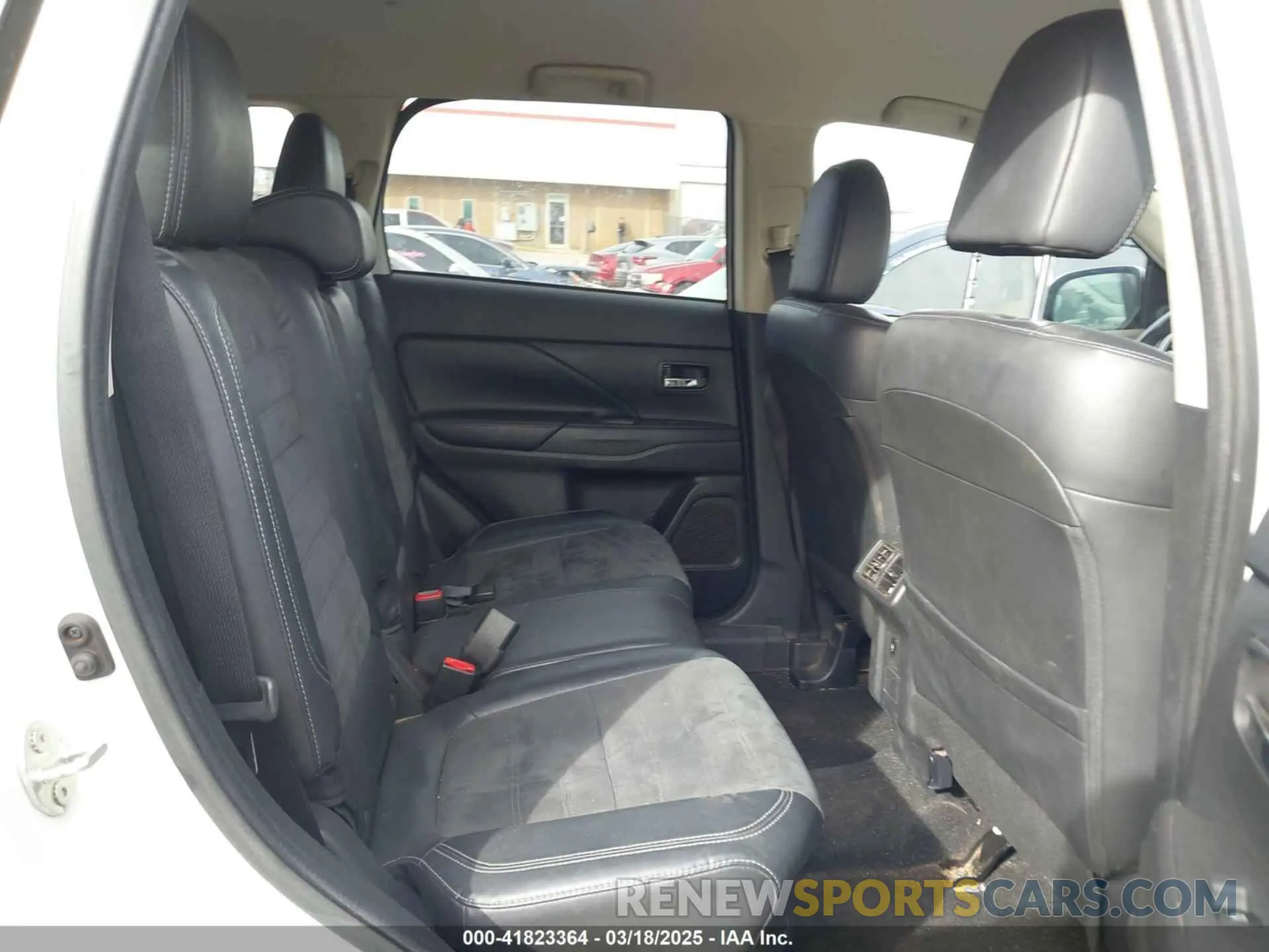 8 Photograph of a damaged car JA4AD3A38KZ014420 MITSUBISHI OUTLANDER 2019