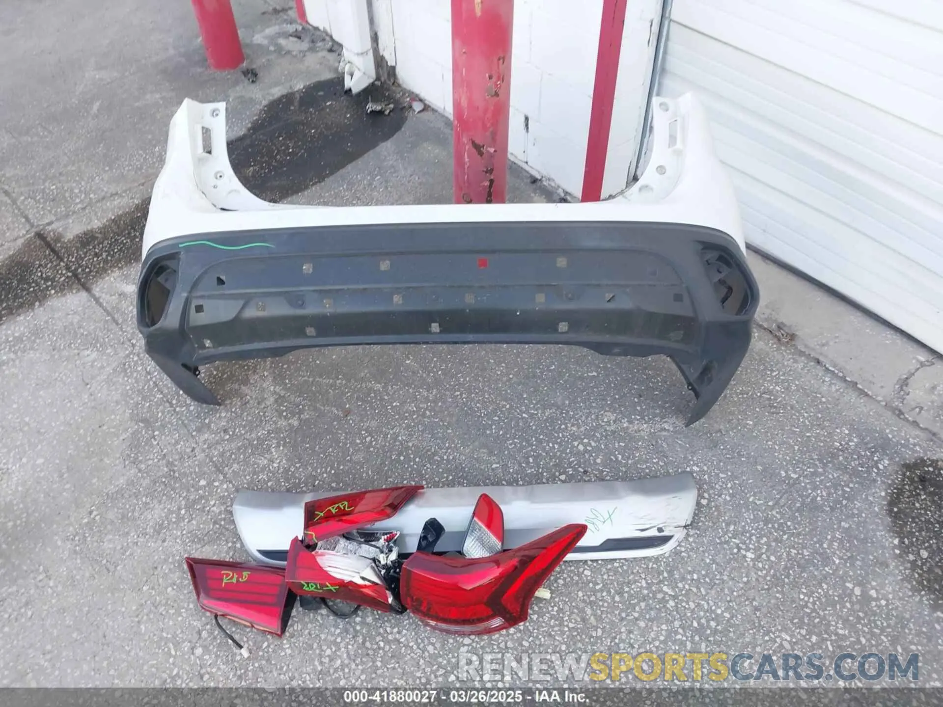 12 Photograph of a damaged car JA4AD3A38KZ018323 MITSUBISHI OUTLANDER 2019