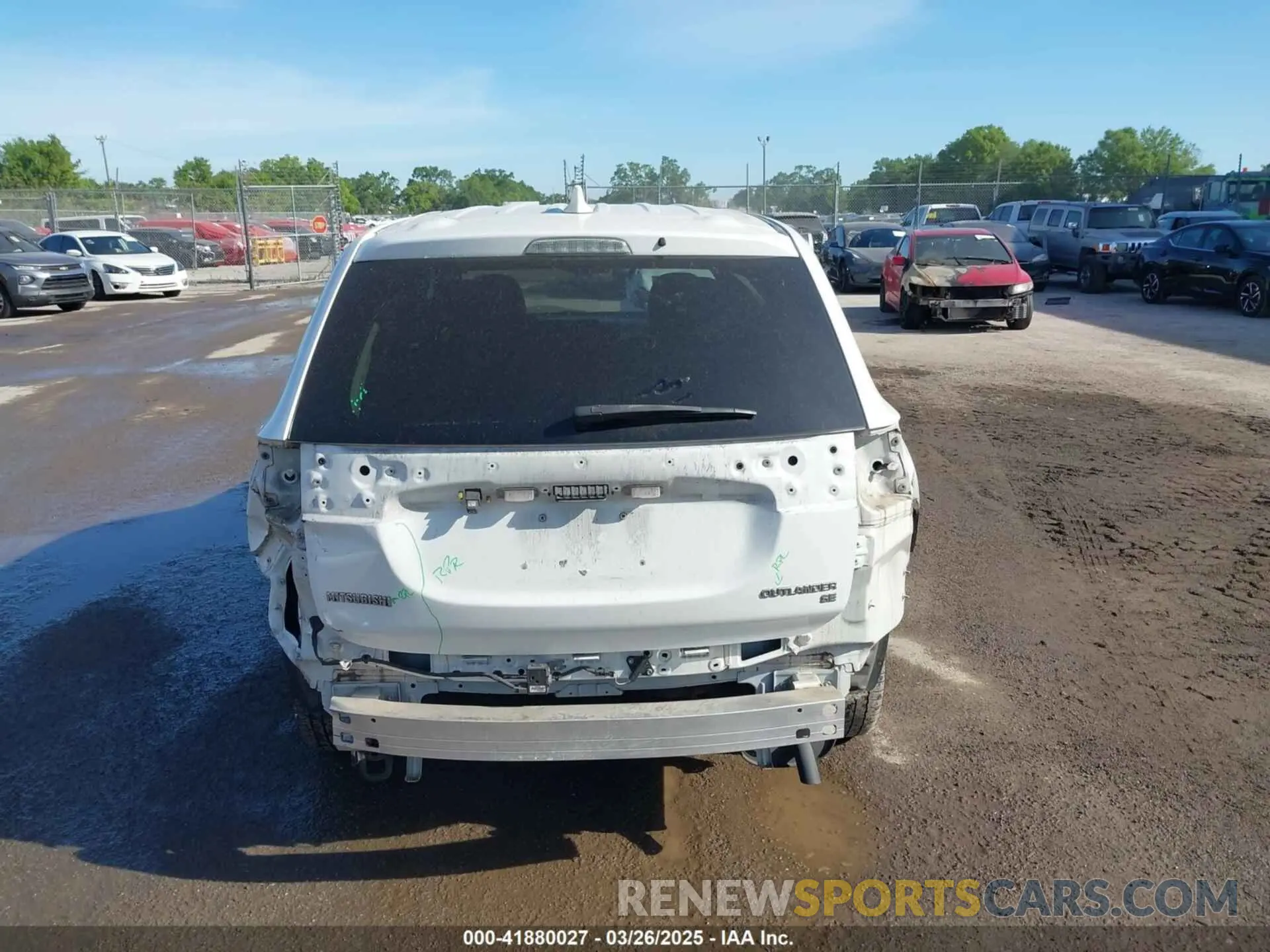 17 Photograph of a damaged car JA4AD3A38KZ018323 MITSUBISHI OUTLANDER 2019