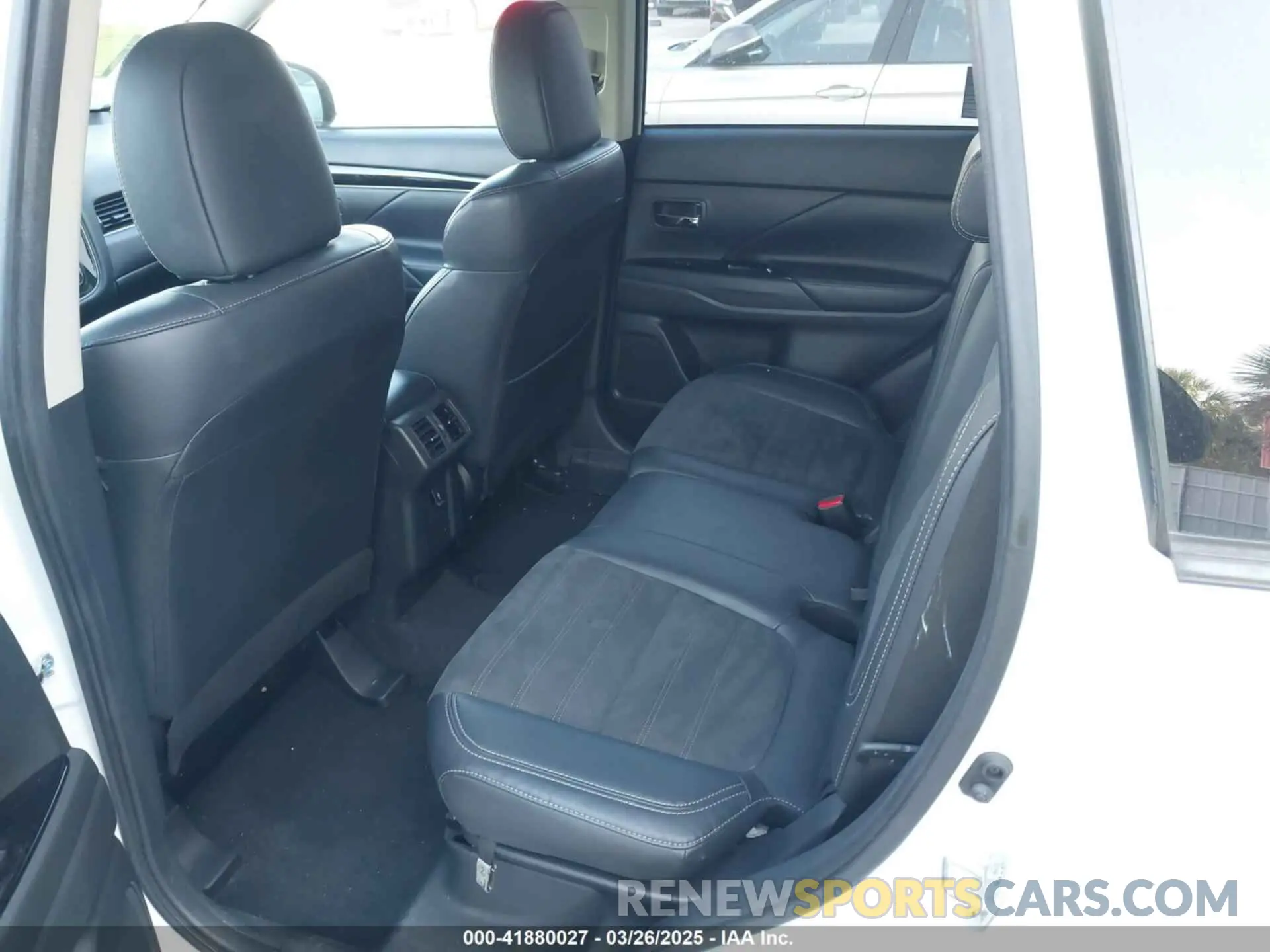 8 Photograph of a damaged car JA4AD3A38KZ018323 MITSUBISHI OUTLANDER 2019