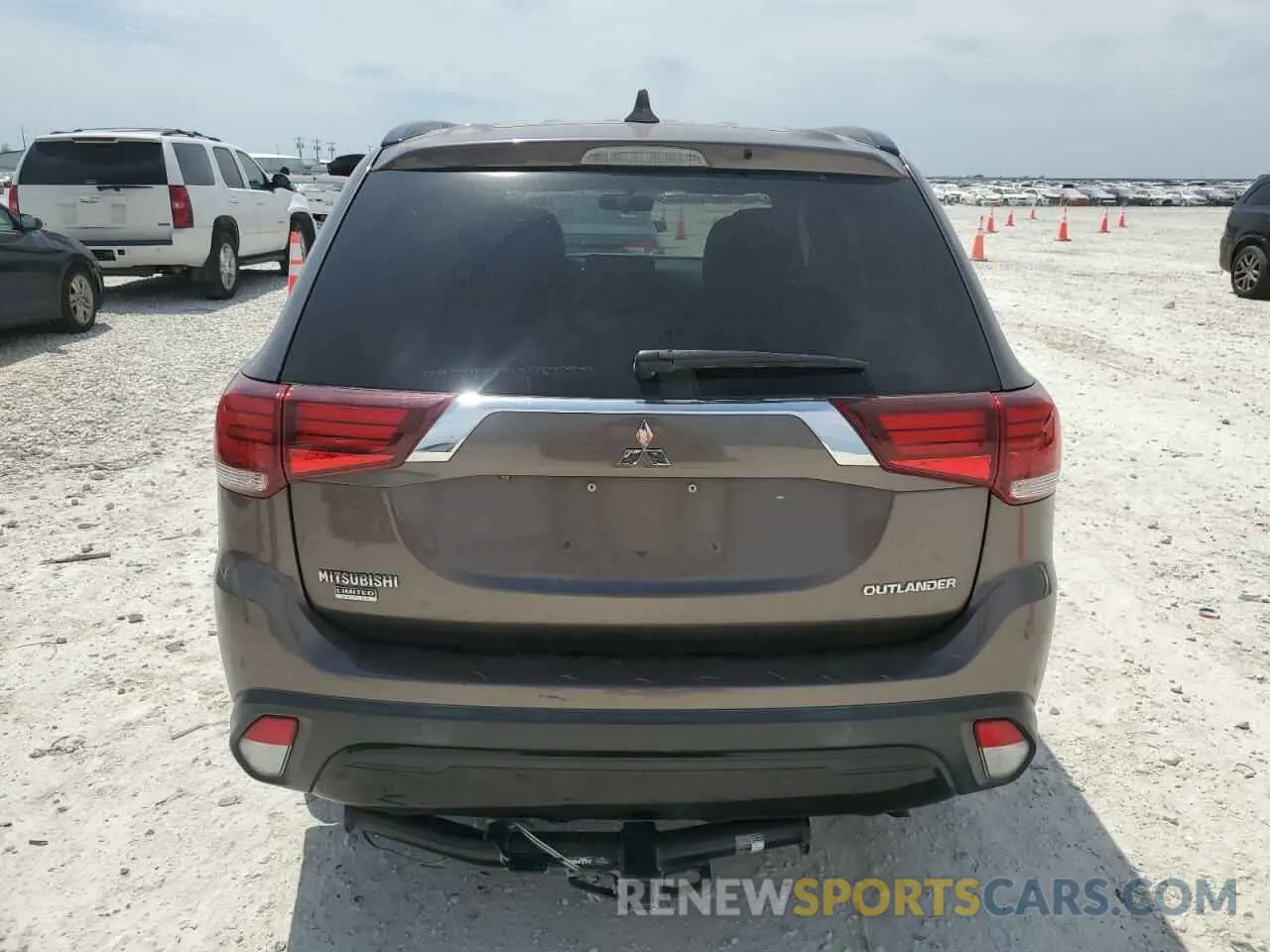 6 Photograph of a damaged car JA4AD3A38KZ026325 MITSUBISHI OUTLANDER 2019