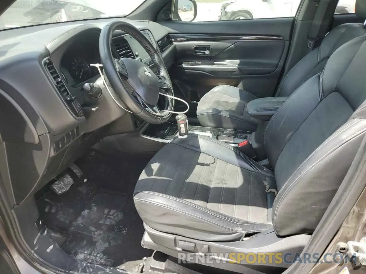 7 Photograph of a damaged car JA4AD3A38KZ026325 MITSUBISHI OUTLANDER 2019