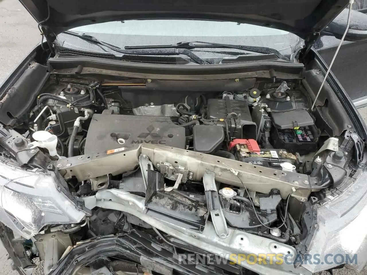 14 Photograph of a damaged car JA4AD3A38KZ028835 MITSUBISHI OUTLANDER 2019