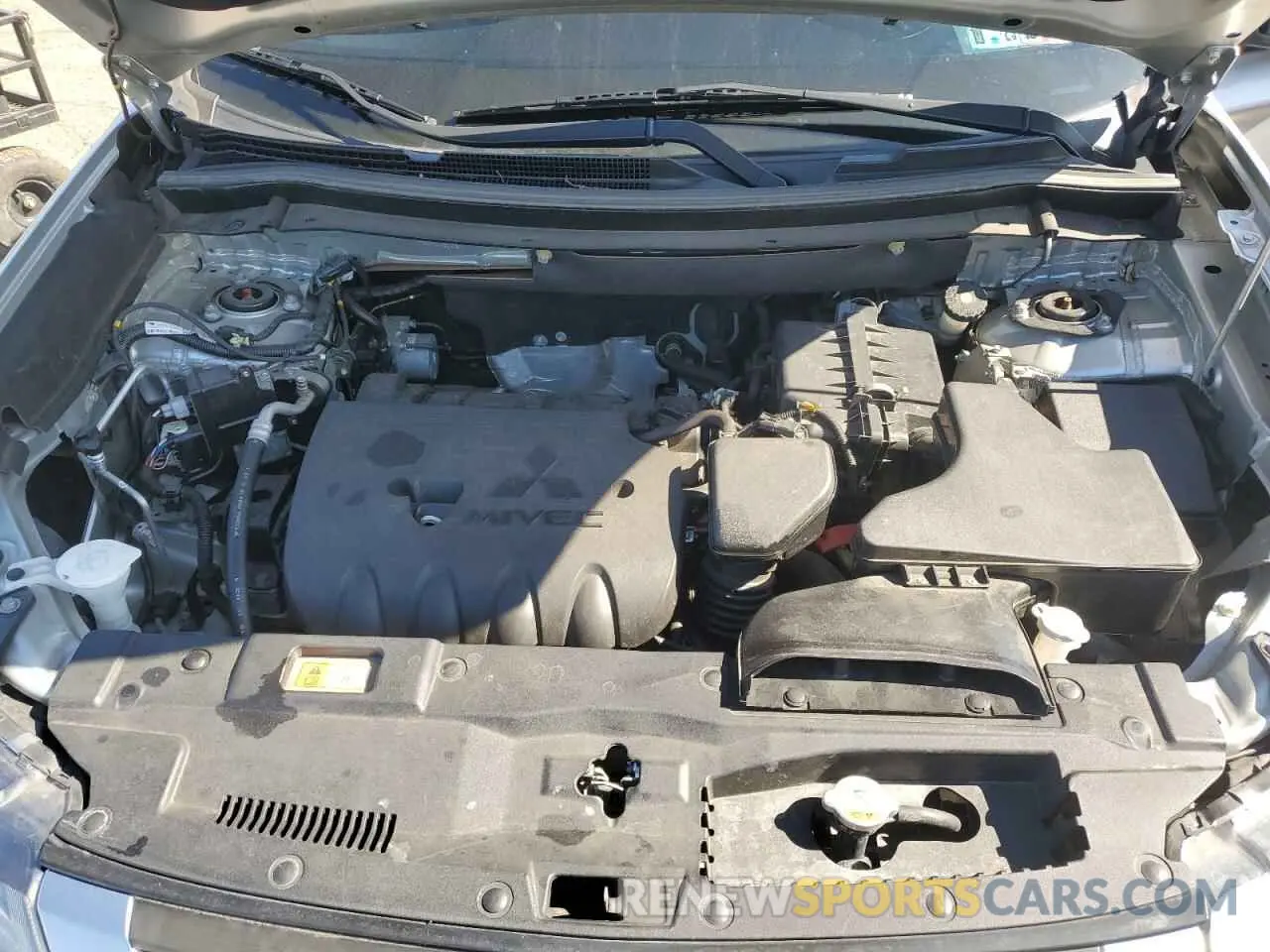 12 Photograph of a damaged car JA4AD3A38KZ052231 MITSUBISHI OUTLANDER 2019