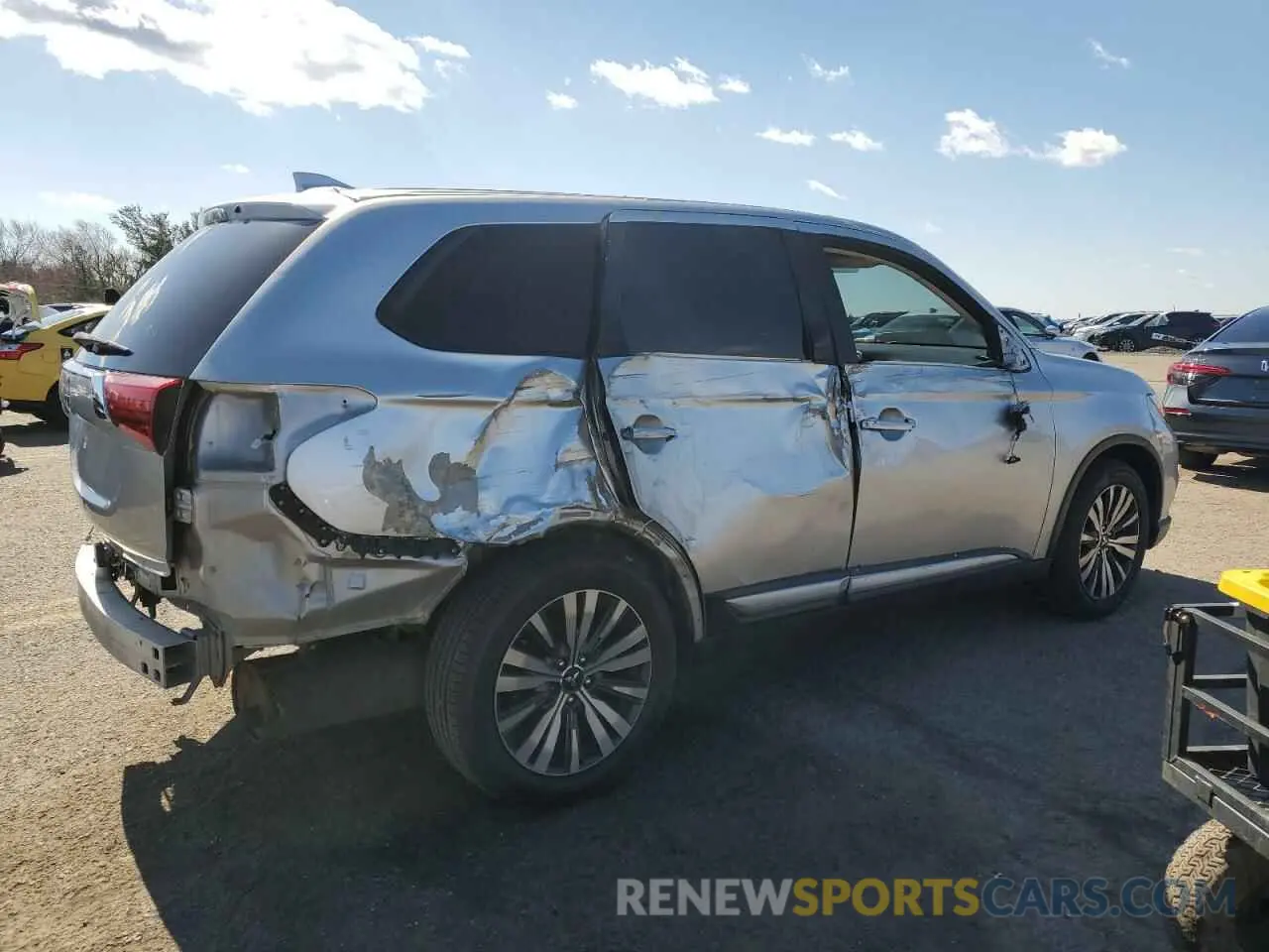 3 Photograph of a damaged car JA4AD3A38KZ052231 MITSUBISHI OUTLANDER 2019