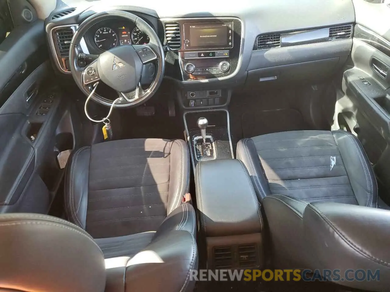 8 Photograph of a damaged car JA4AD3A38KZ052231 MITSUBISHI OUTLANDER 2019