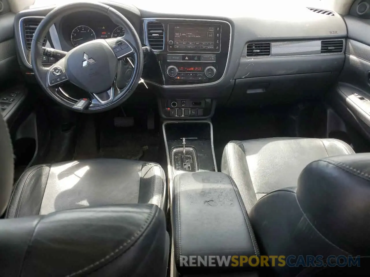 8 Photograph of a damaged car JA4AD3A39KZ004589 MITSUBISHI OUTLANDER 2019